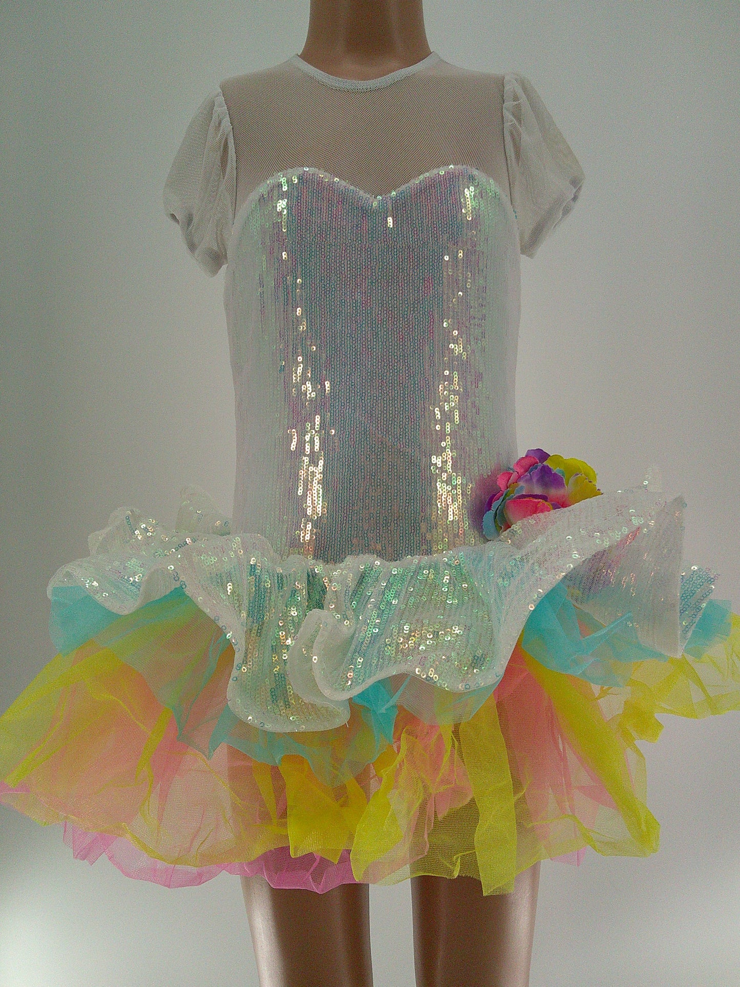 Pre-Owned Costume Gallery  1912C Small Child White Tutu Ballet Sequin