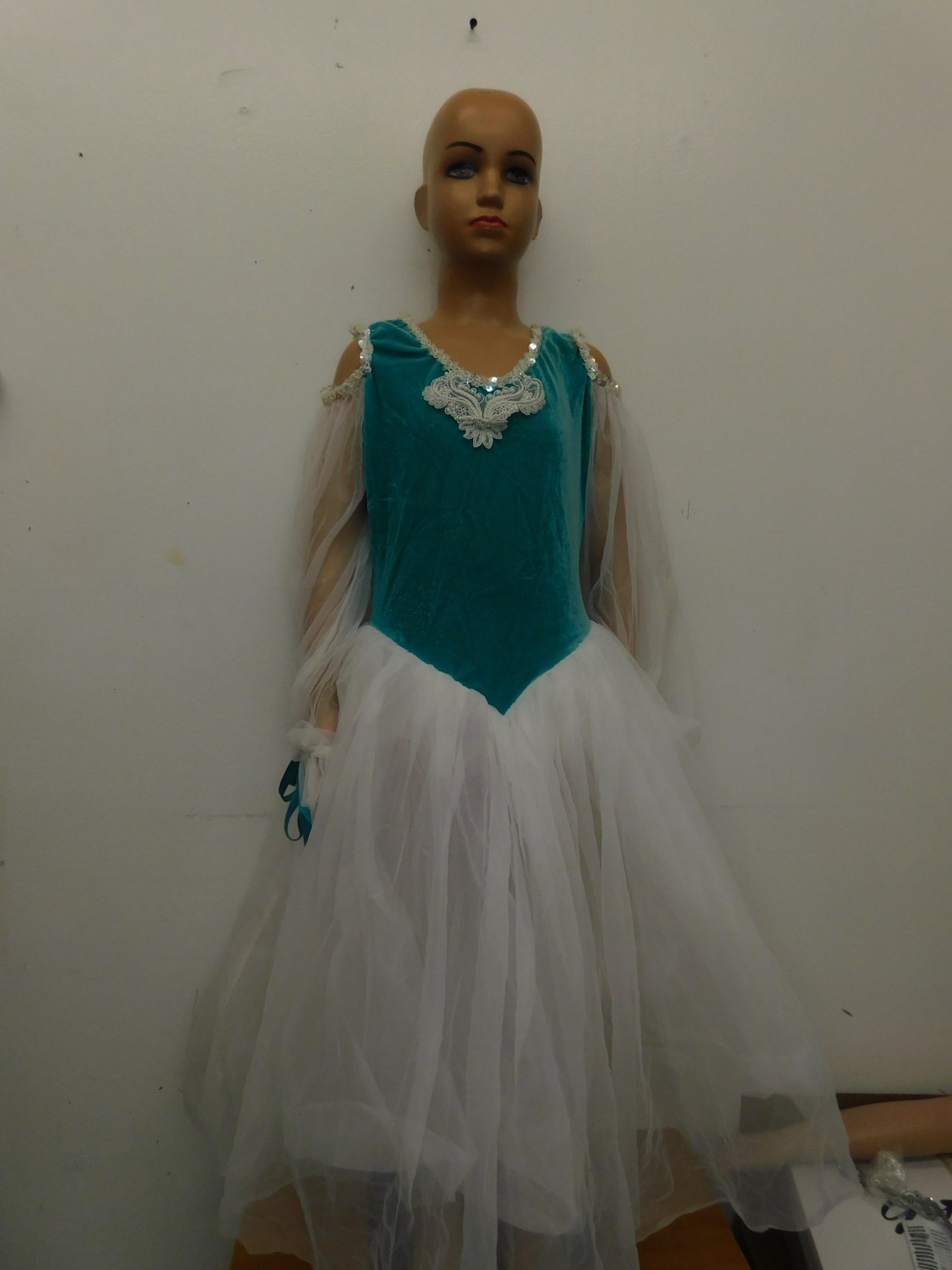 Pre-Owned Costume Curtain Call  E4878 Large Child Blue  Ballet