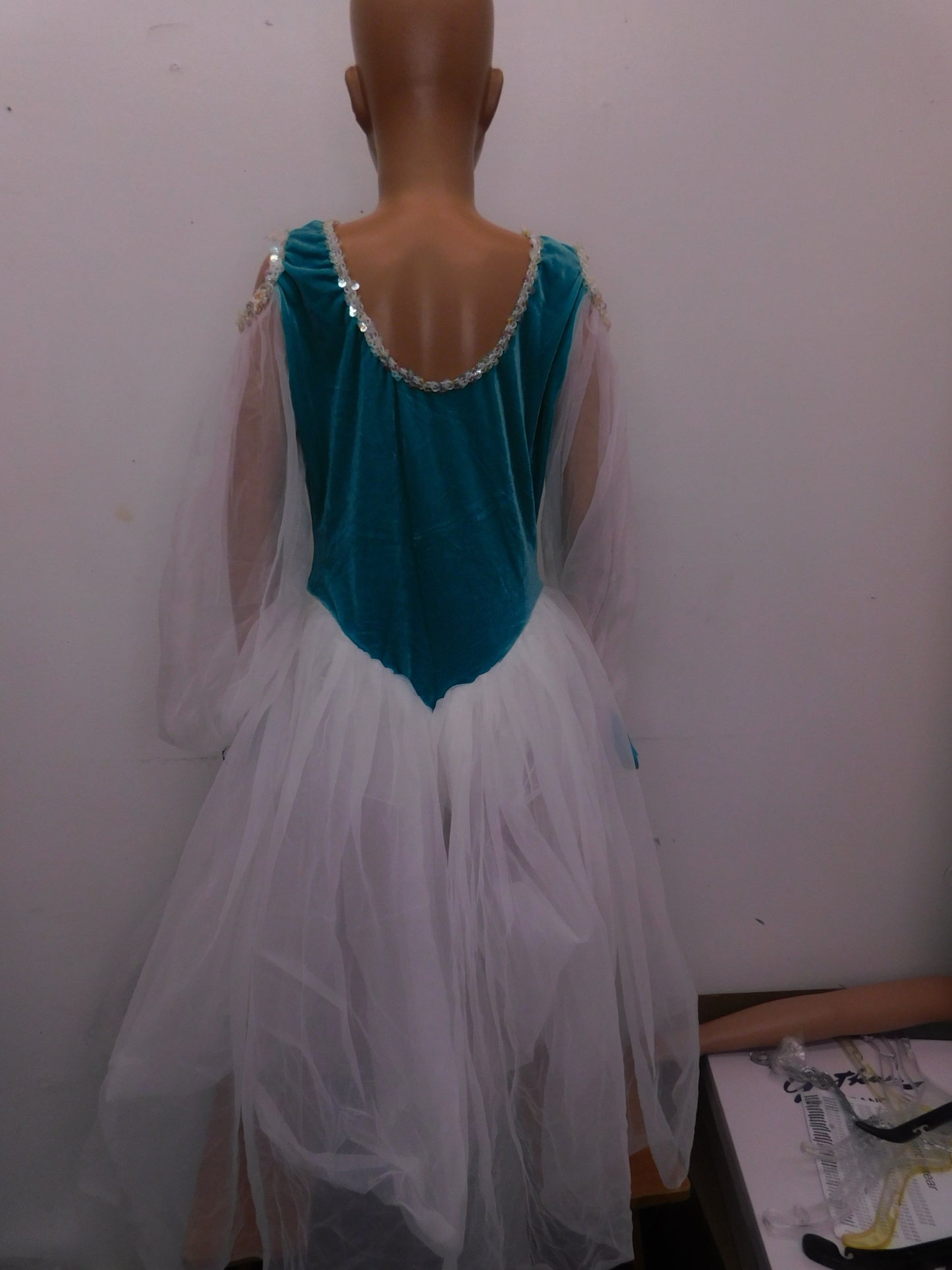 Pre-Owned Costume Curtain Call  E4878 Large Child Blue  Ballet