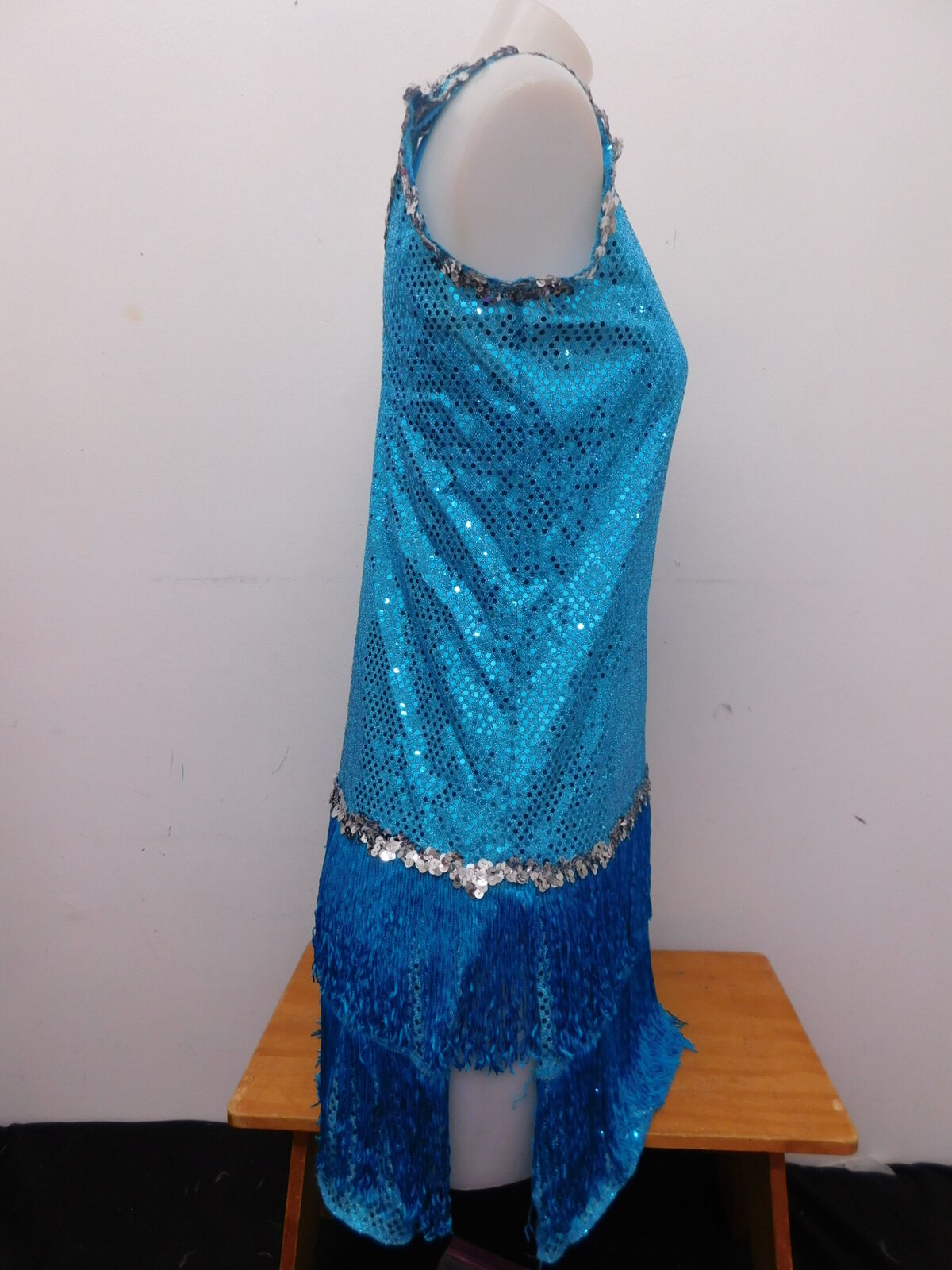 Pre-Owned Costume Joanna   Medium Adult Turquoise Fringe Jazz Tap Sequin Flapper