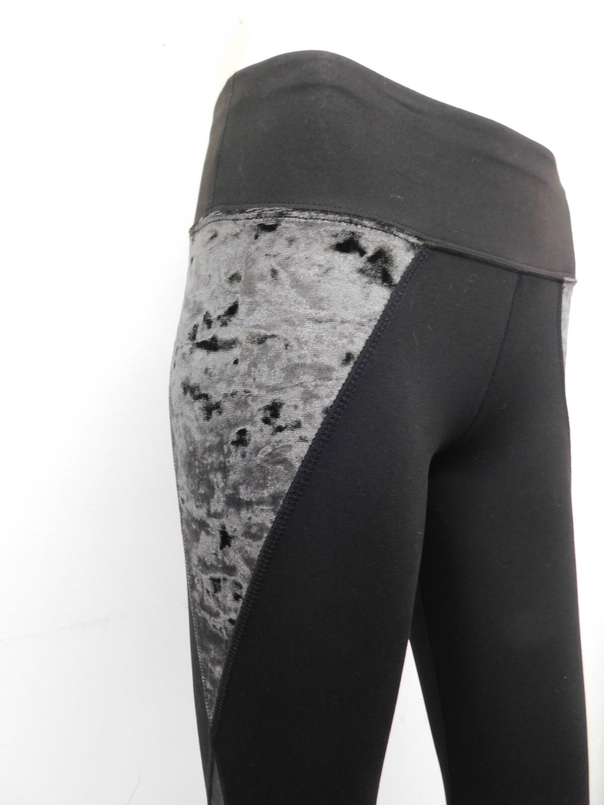 Pre-Owned Leggings Justice   Large Child Black  Jazz