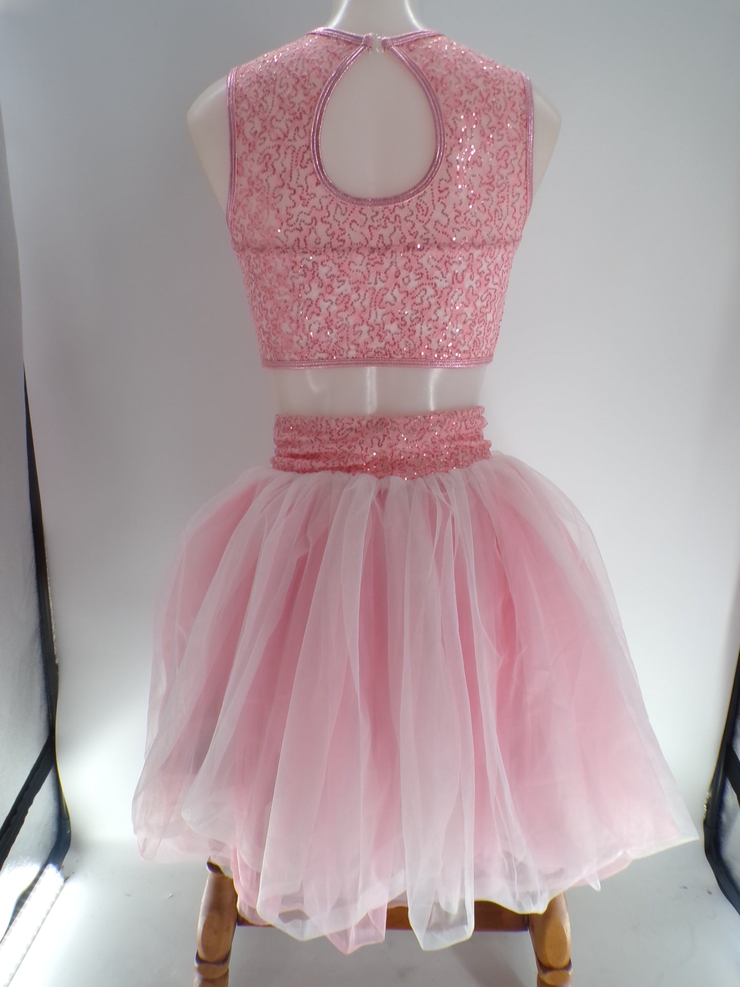 Pre-Owned Costume Curtain Call E1689 Large Adult Pink Lyrical Contemporary Sequin