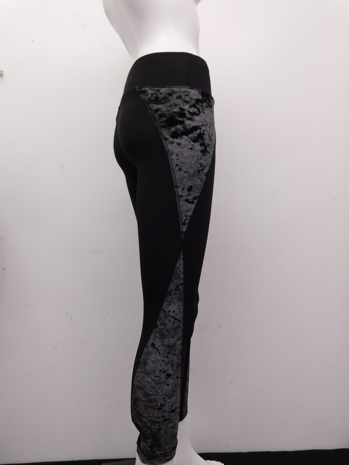 Pre-Owned Leggings Justice   Large Child Black  Jazz