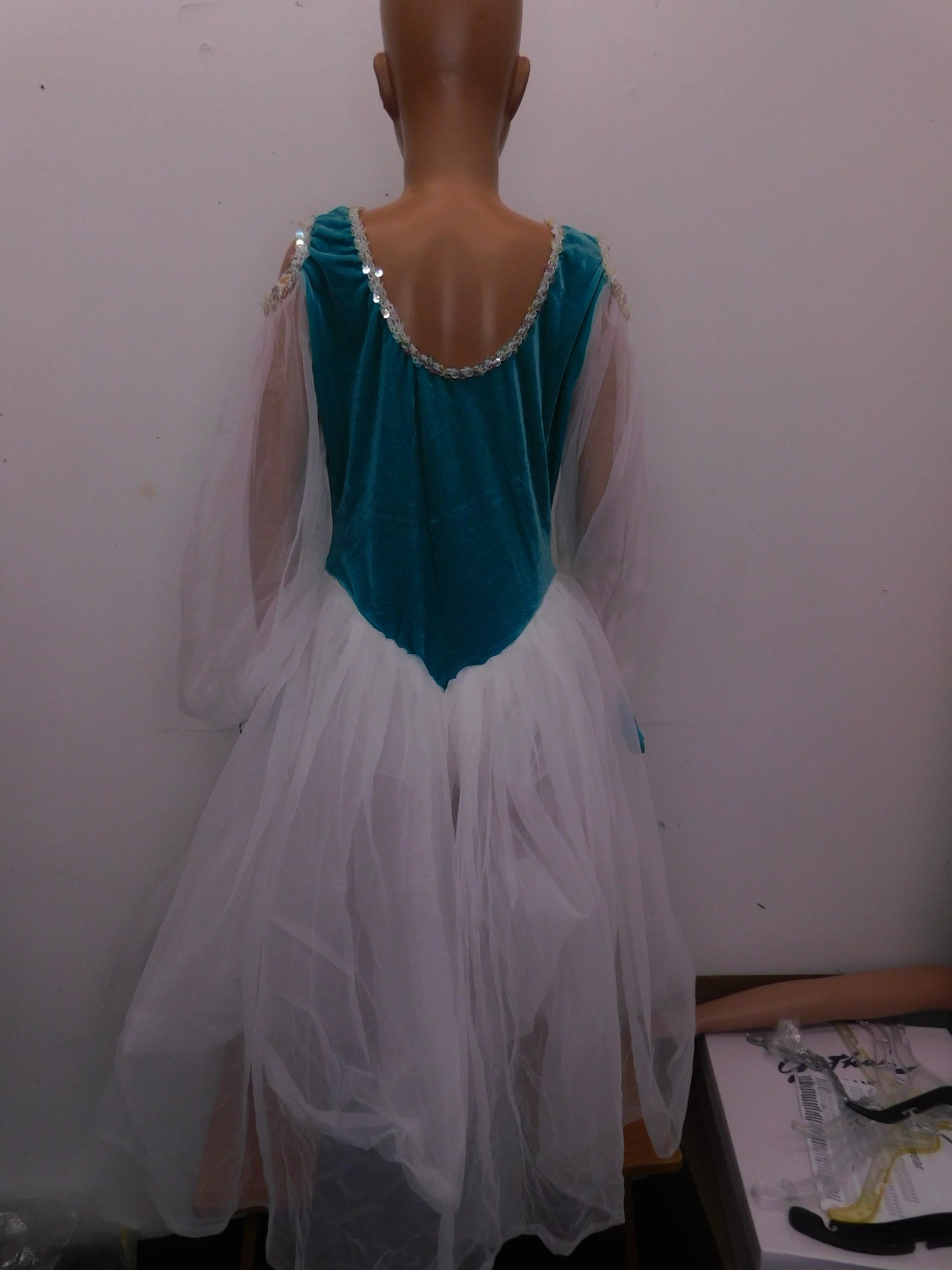 Pre-Owned Costume Curtain Call  E4878 Large Child Blue  Ballet