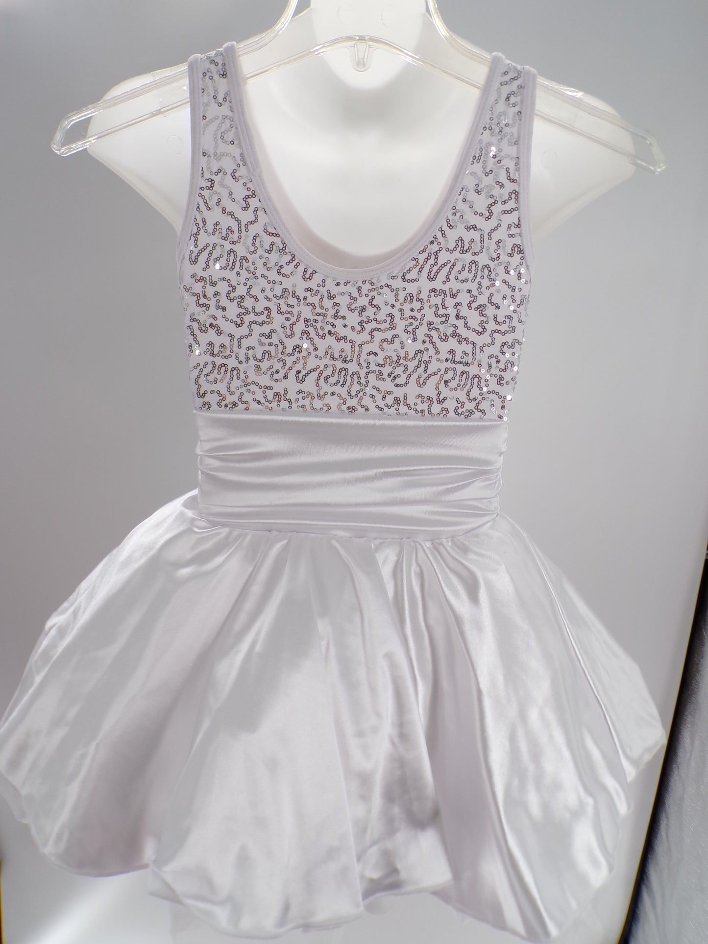 Pre-Owned Costume Curtain Call  E2328 Medium Child  Silver Tulle Skirt Jazz Sequin