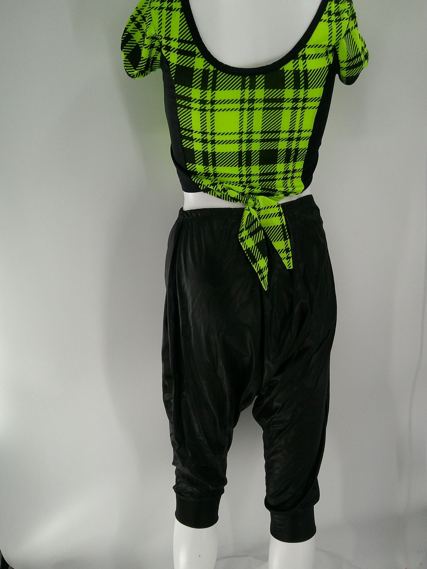 Pre-Owned Costume Curtain Call J4658 Large Child Green 2 pc Hip Hop