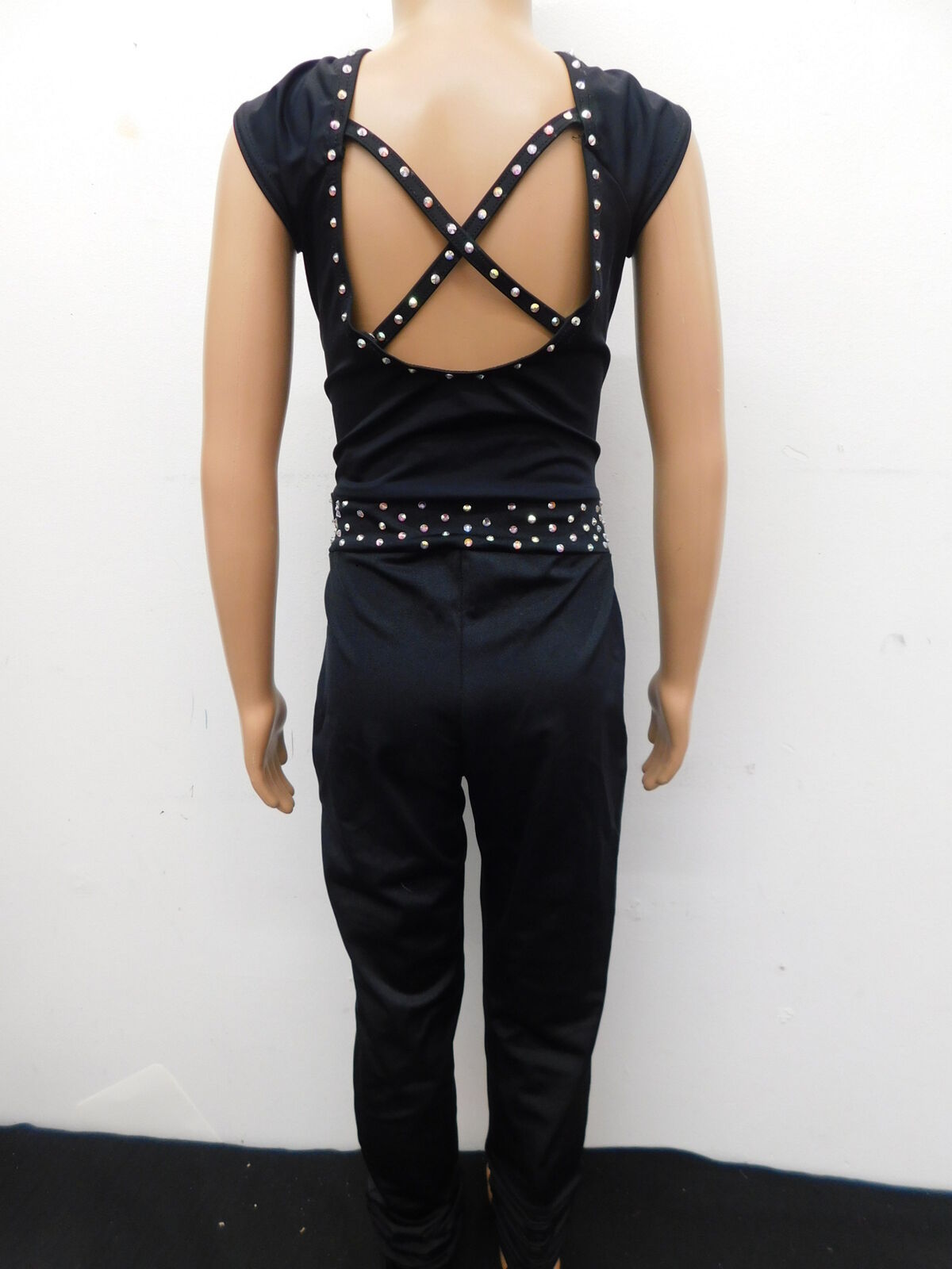 Pre-Owned Costume Weissman  13541 Intermediate Child Black Belt Jazz Rhinestones