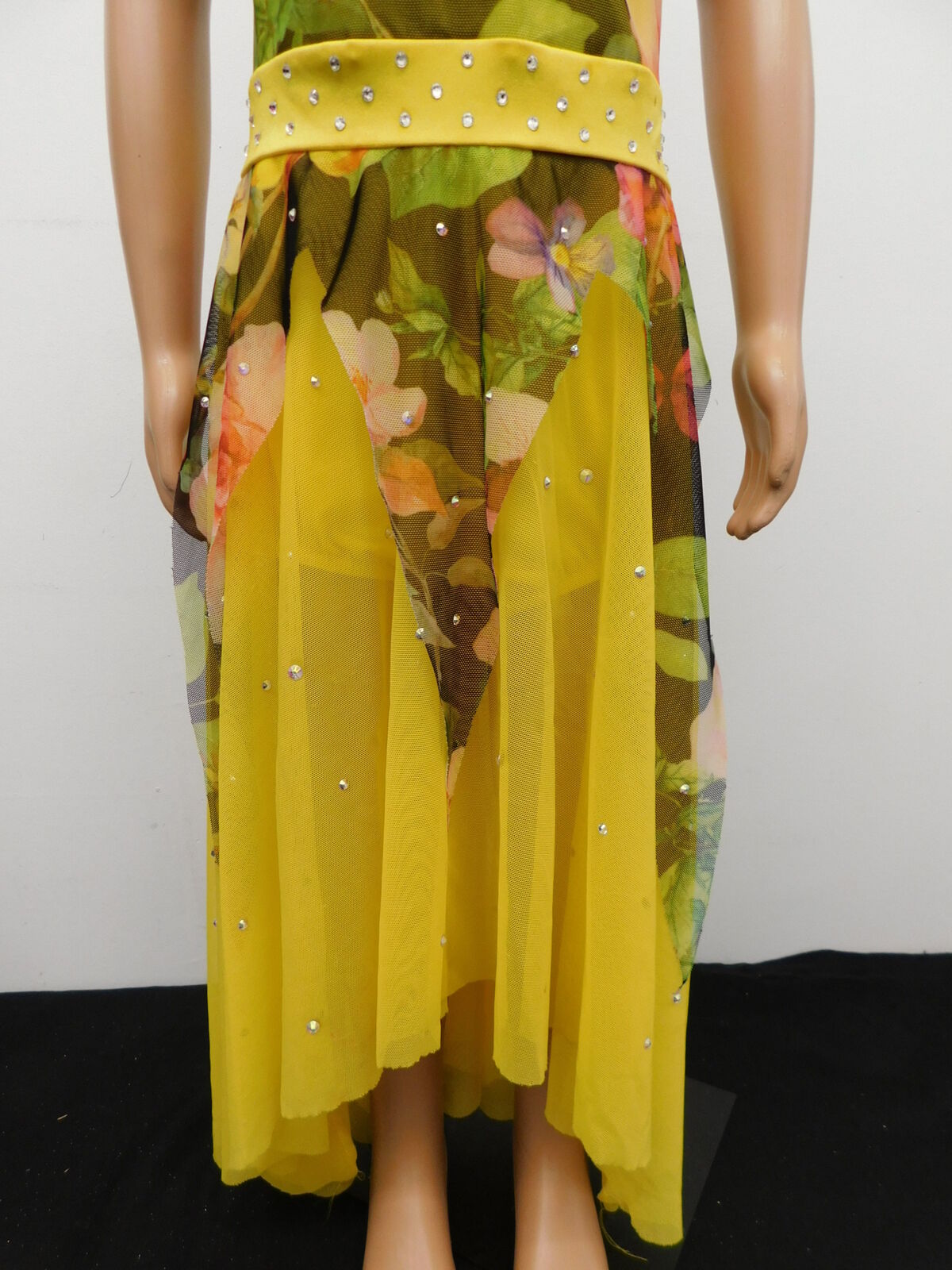 Pre-Owned Costume Kelle Large Child Yellow Flowy Dress Lyrical Stones