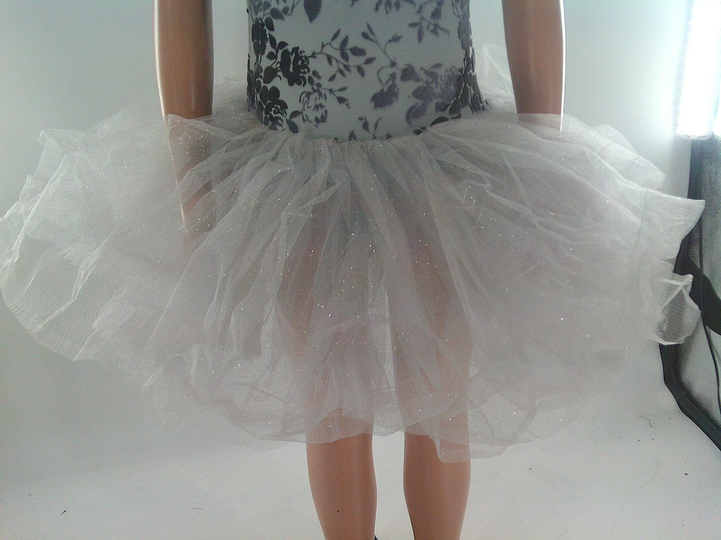 Pre-Owned Costume Weissman  8875 Intermediate Child  Silver  Ballet