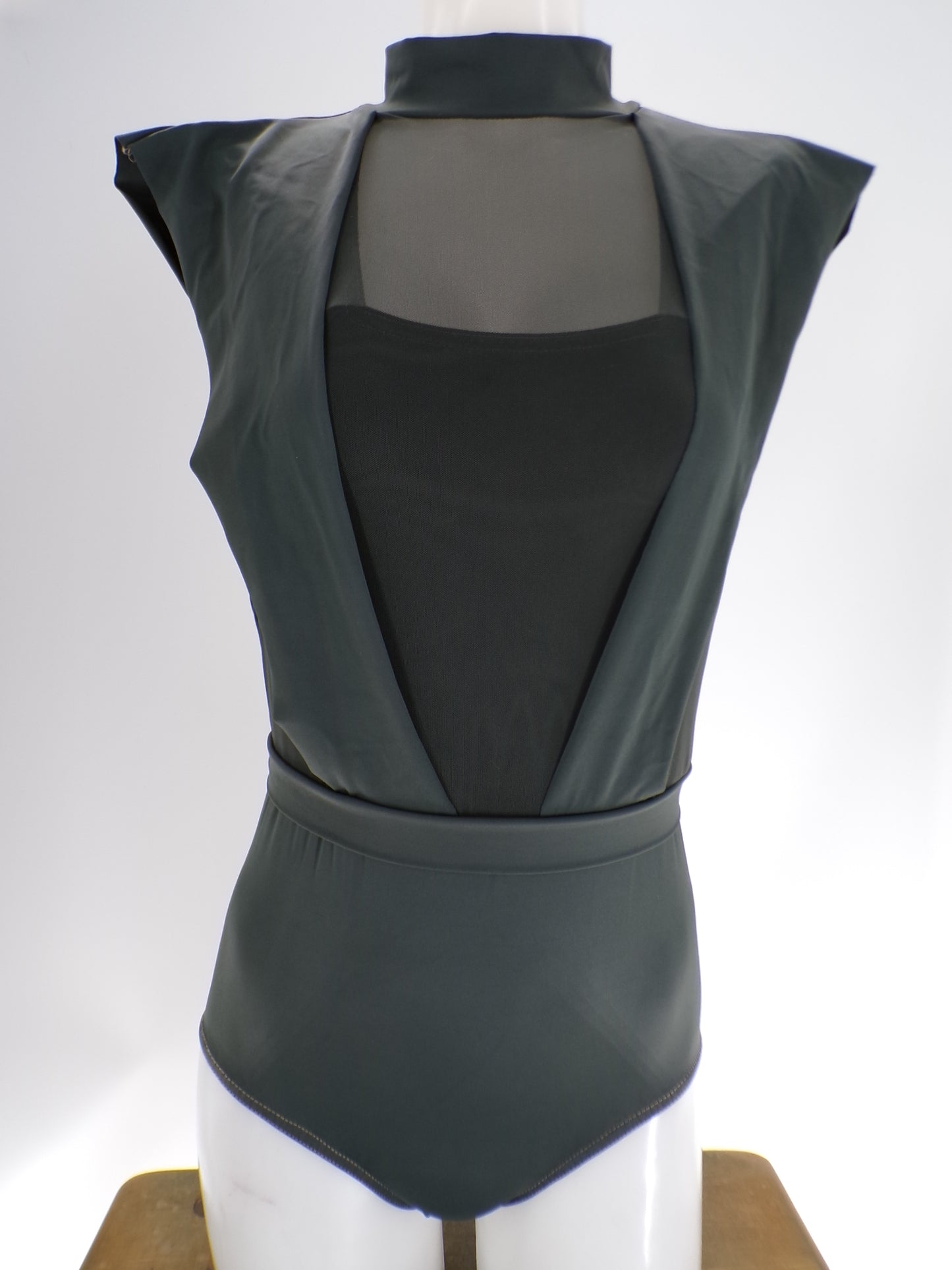 Pre-Owned Costume Kelle   Small Adult Gray  Jazz