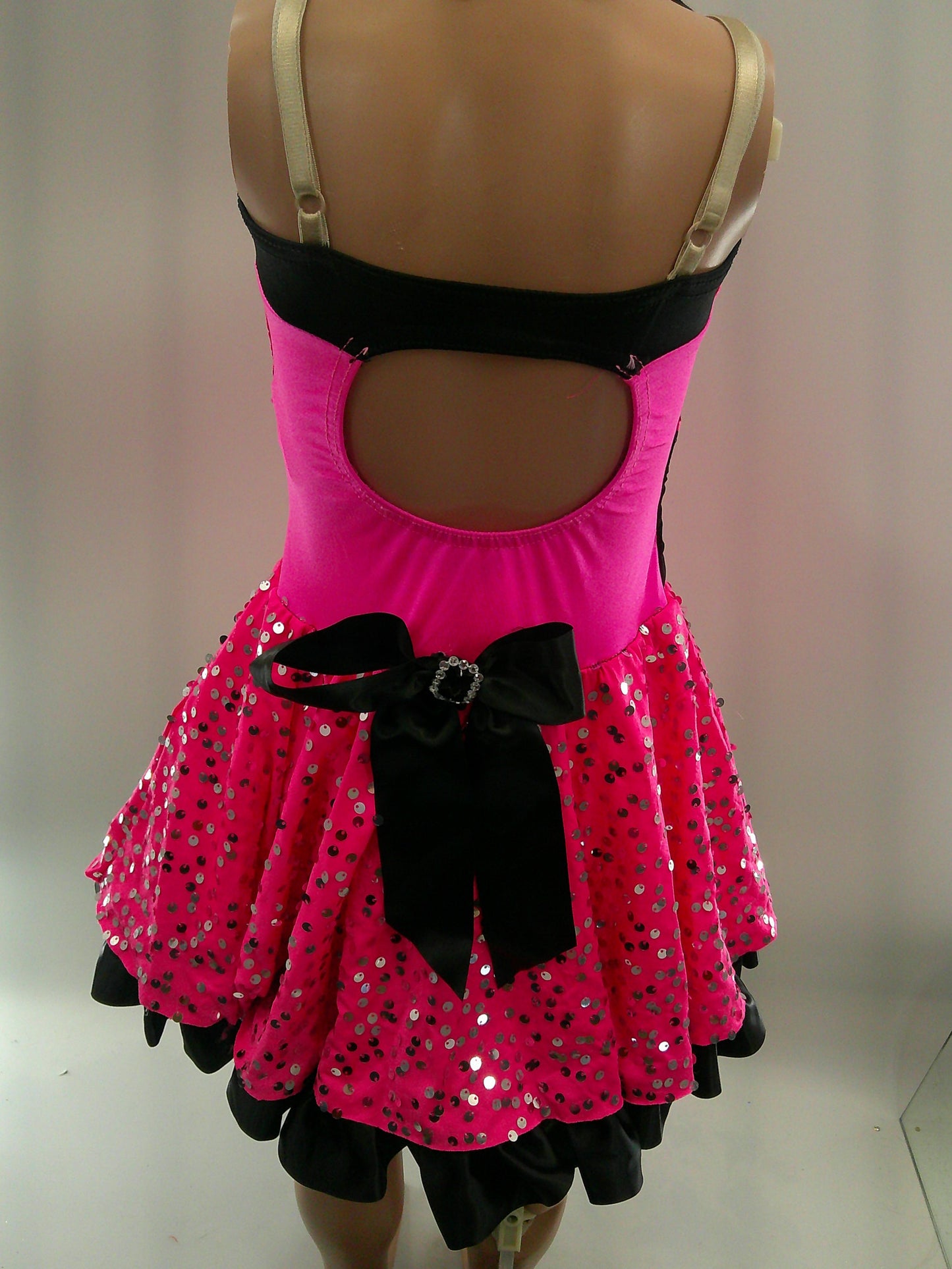 Pre-Owned Costume Medium Child Pink Costume Gallery 17316 Jazz Tap Clogging Musical Theater Sequin Dress Bow