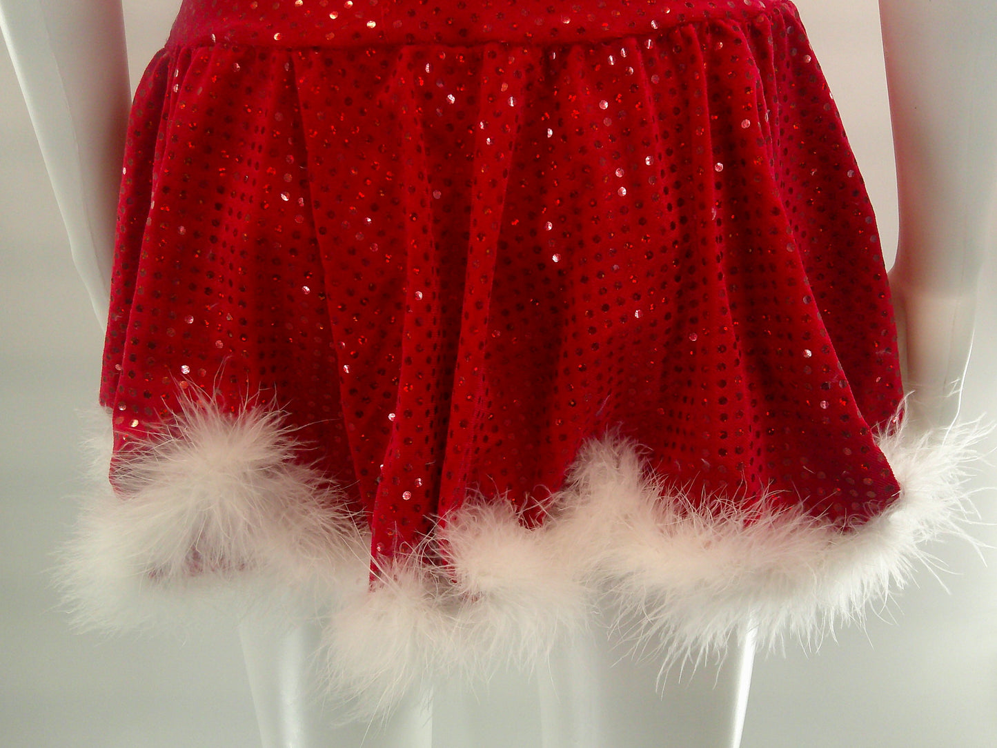 Pre-Owned Costume Jazz Medium Adult Red Curtain Call Dress Feathers Holiday Tap Musical Theater