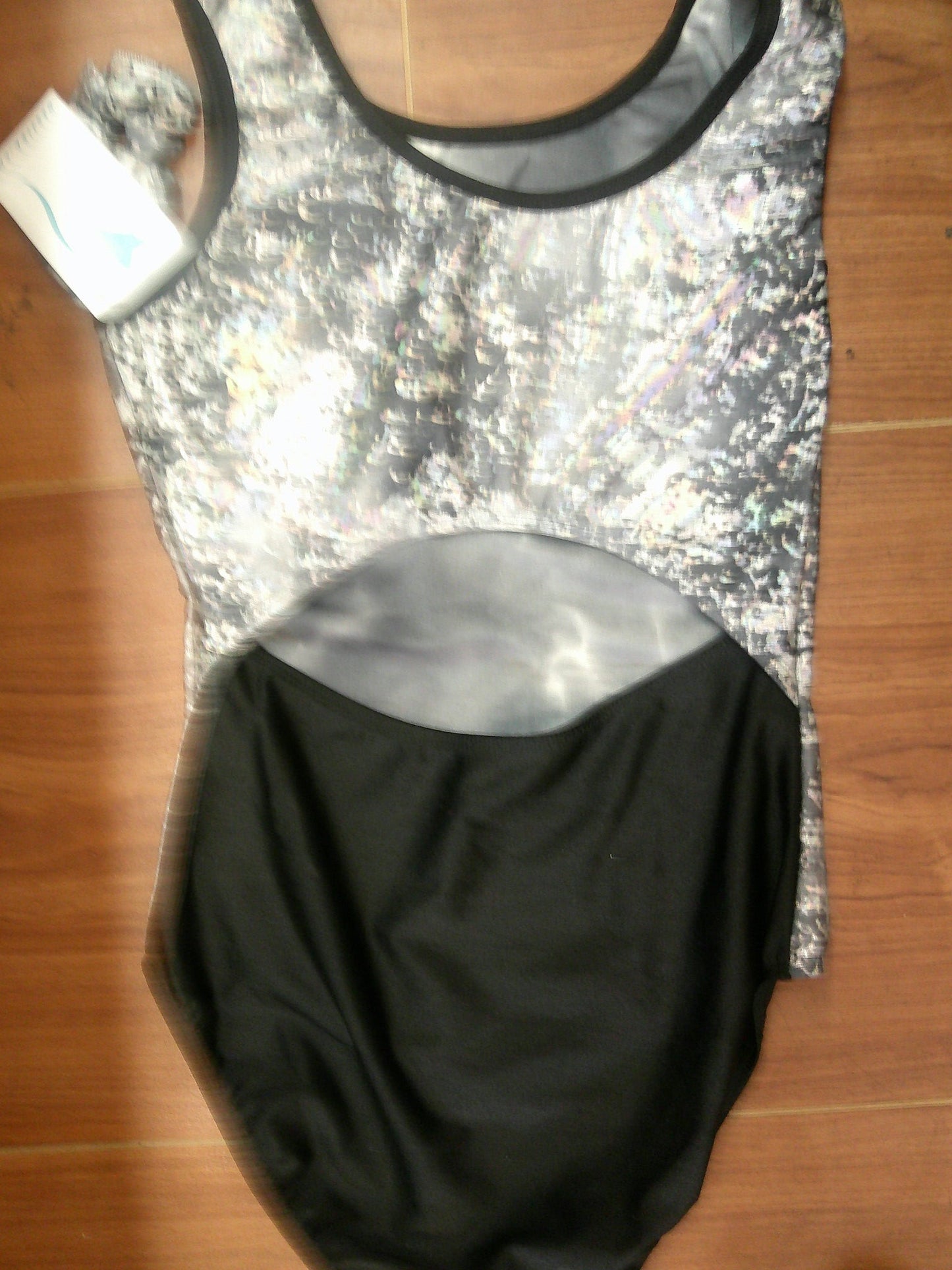 New Gymnastics Leotard Destira Metallic Muse Adult MA Includes Scrunchie