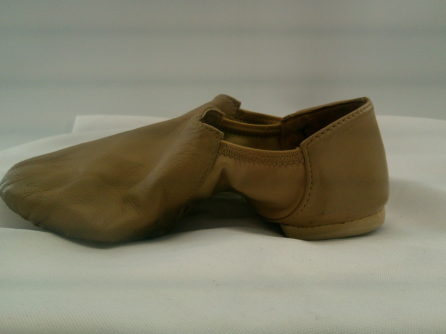 Pre-Owned Jazz Shoes Capezio Adult 5.5M Leather Slip On