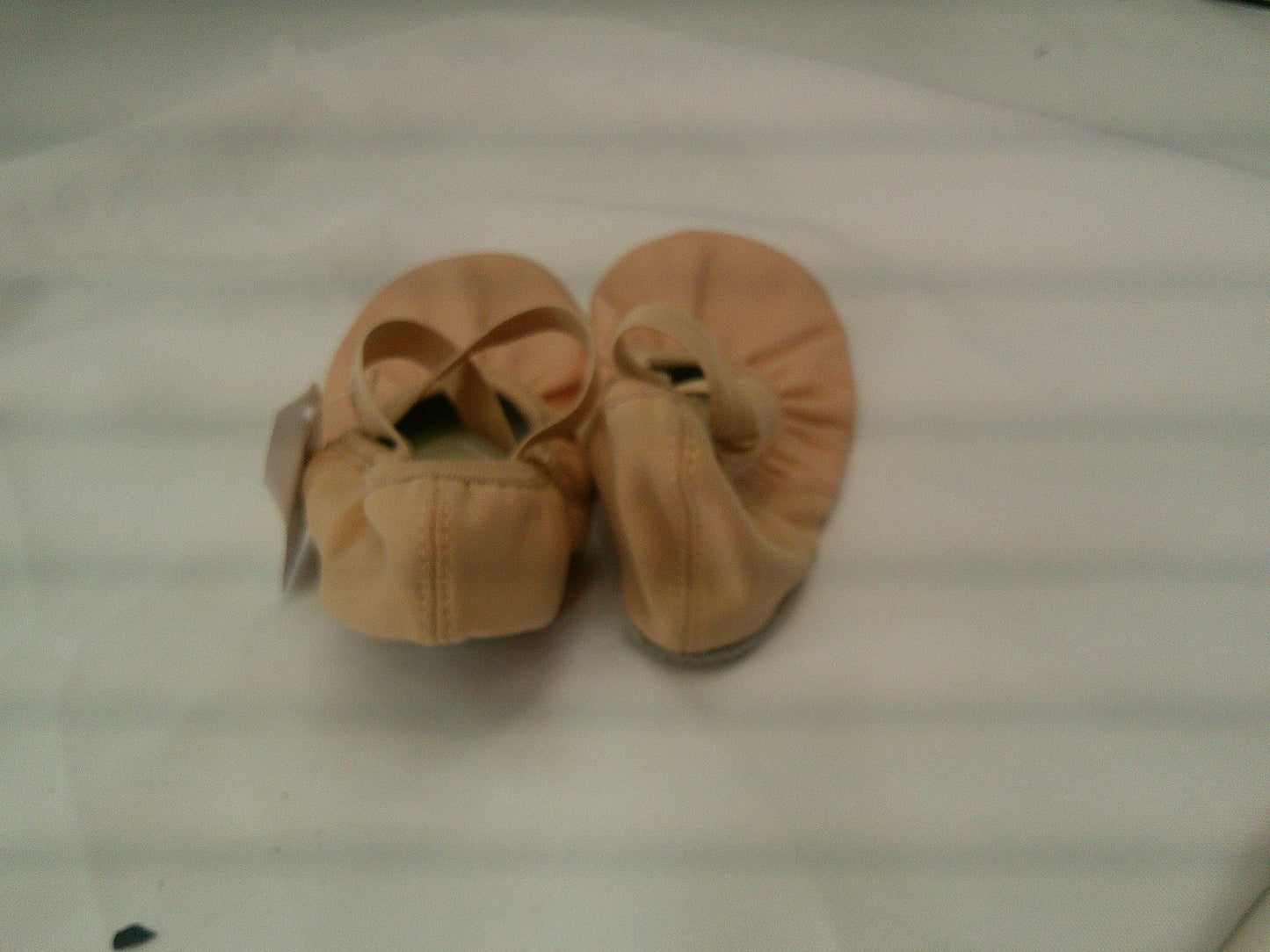 Pre-Owned Ballet Shoes DanzNMotion 397 Child 1M Leather Stretch Cross Strap Split Sole
