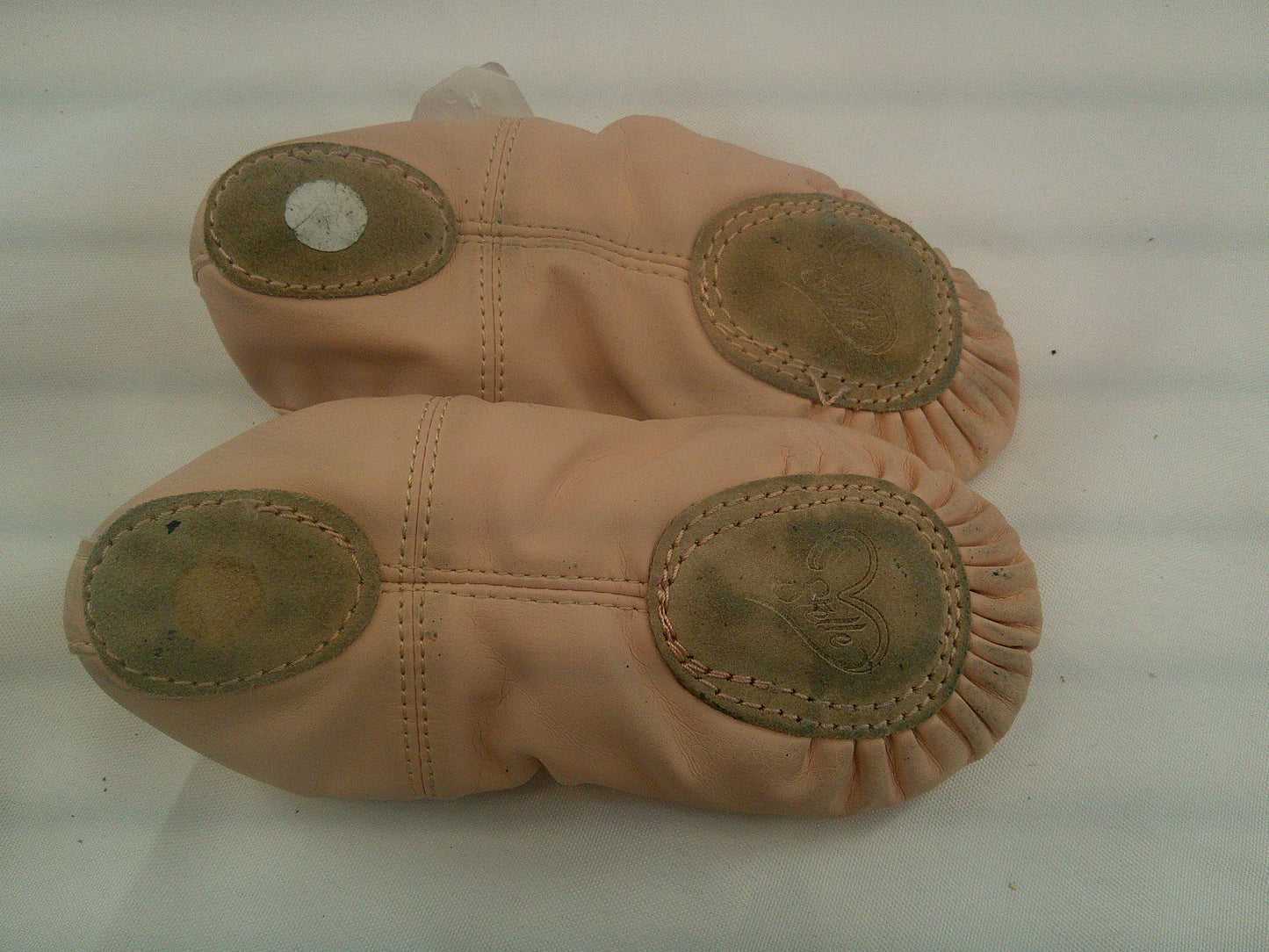 Pre-Owned Ballet Shoes Stelle Girl13M No Tie Leather Cross Straps Split Sole