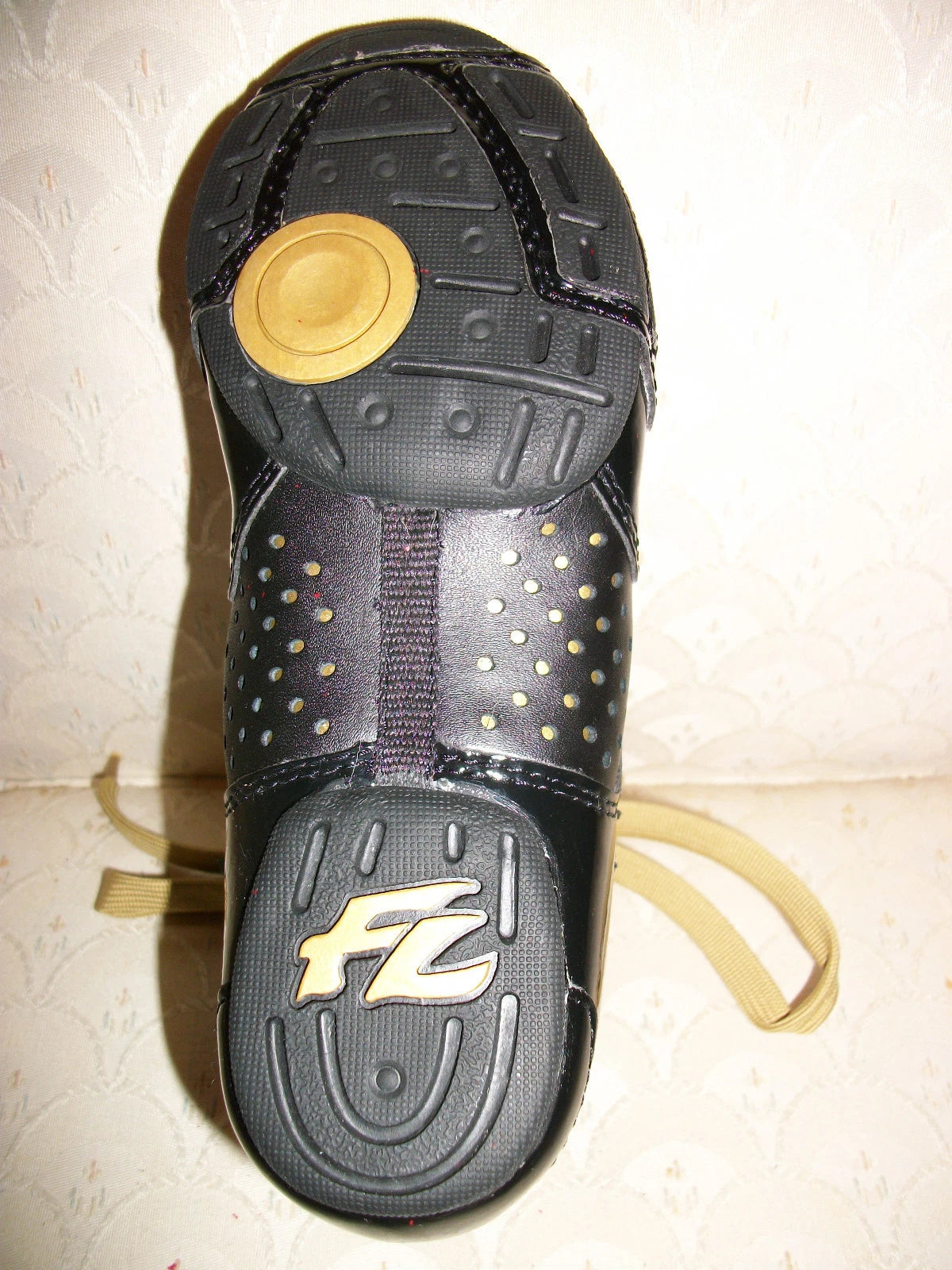 New Closeout Hip Hip Cheer Shoes Frontline MFL15 City of Gold Size 4.5M and 5M