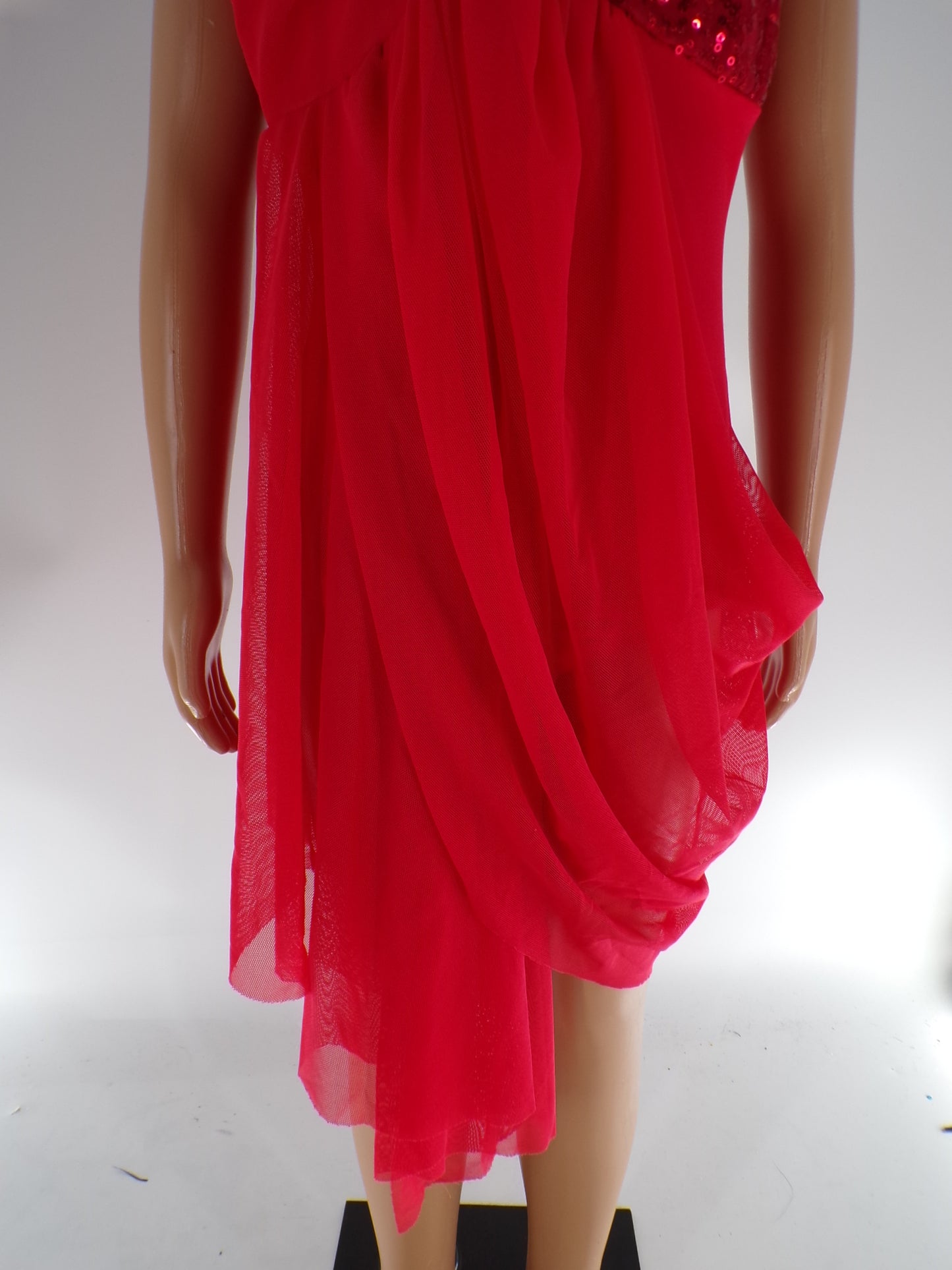 Pre-Owned Costume Unbranded   Medium Child Red  Lyrical Sequins