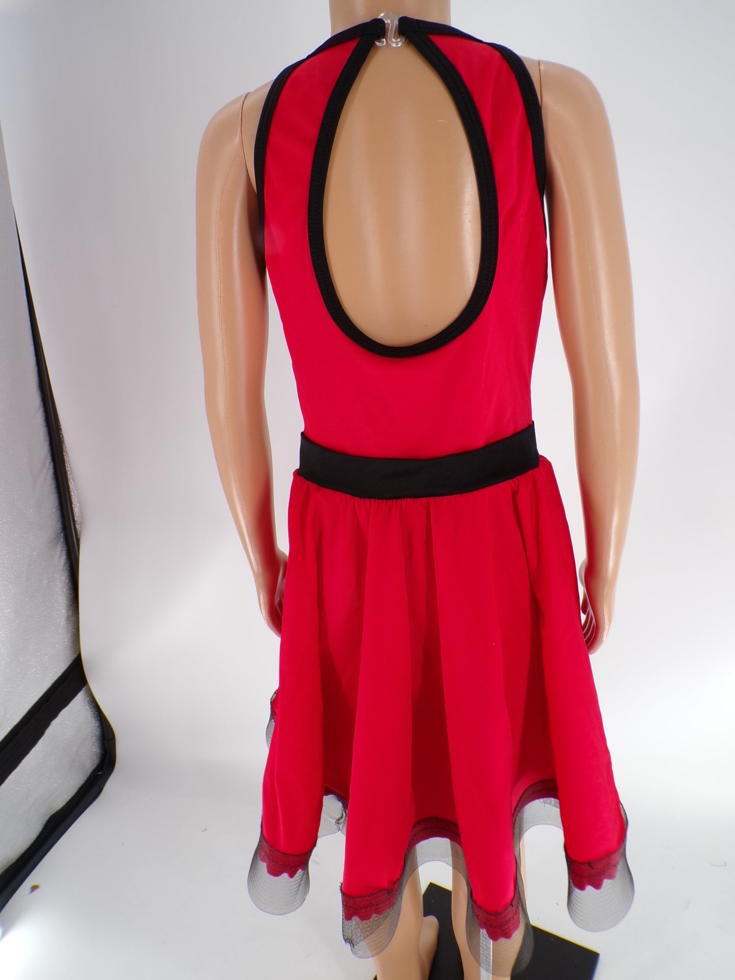 Pre-Owned Costume Curtain Call  P749 Medium Child Red  Jazz