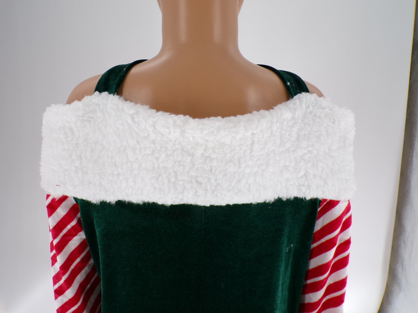 Pre-Owned Costume Christmas No Boundaries   Small Child Red  Jazz