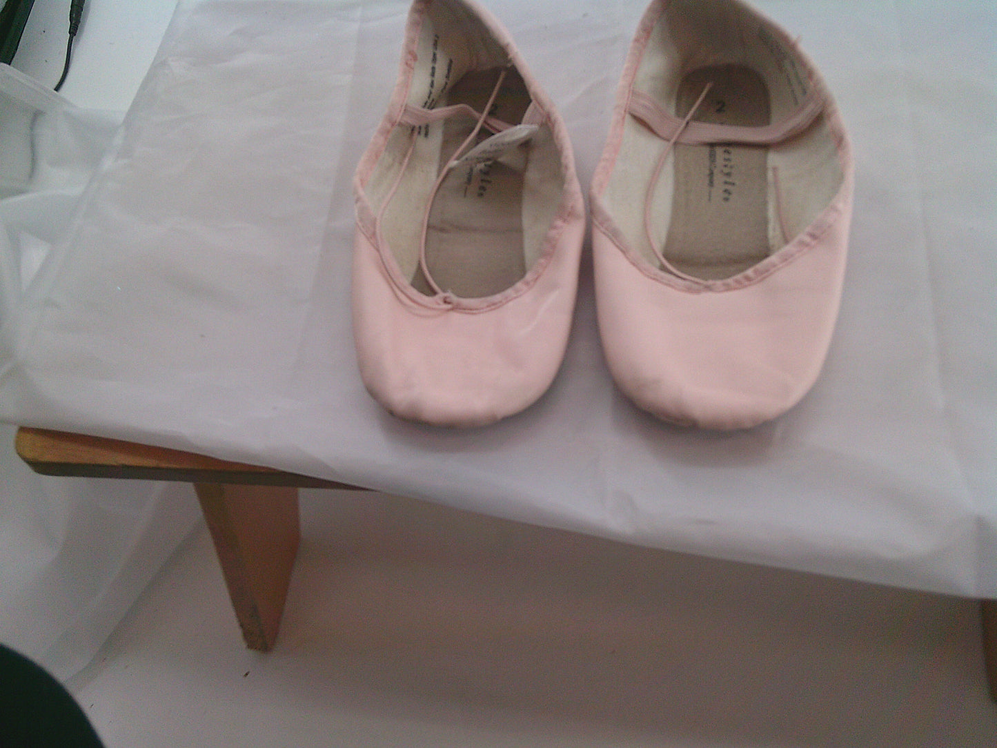 Pre-Owned Ballet Shoes Freestyle Kids 2M Tie Drawstring Leather Single Strap Full Sole