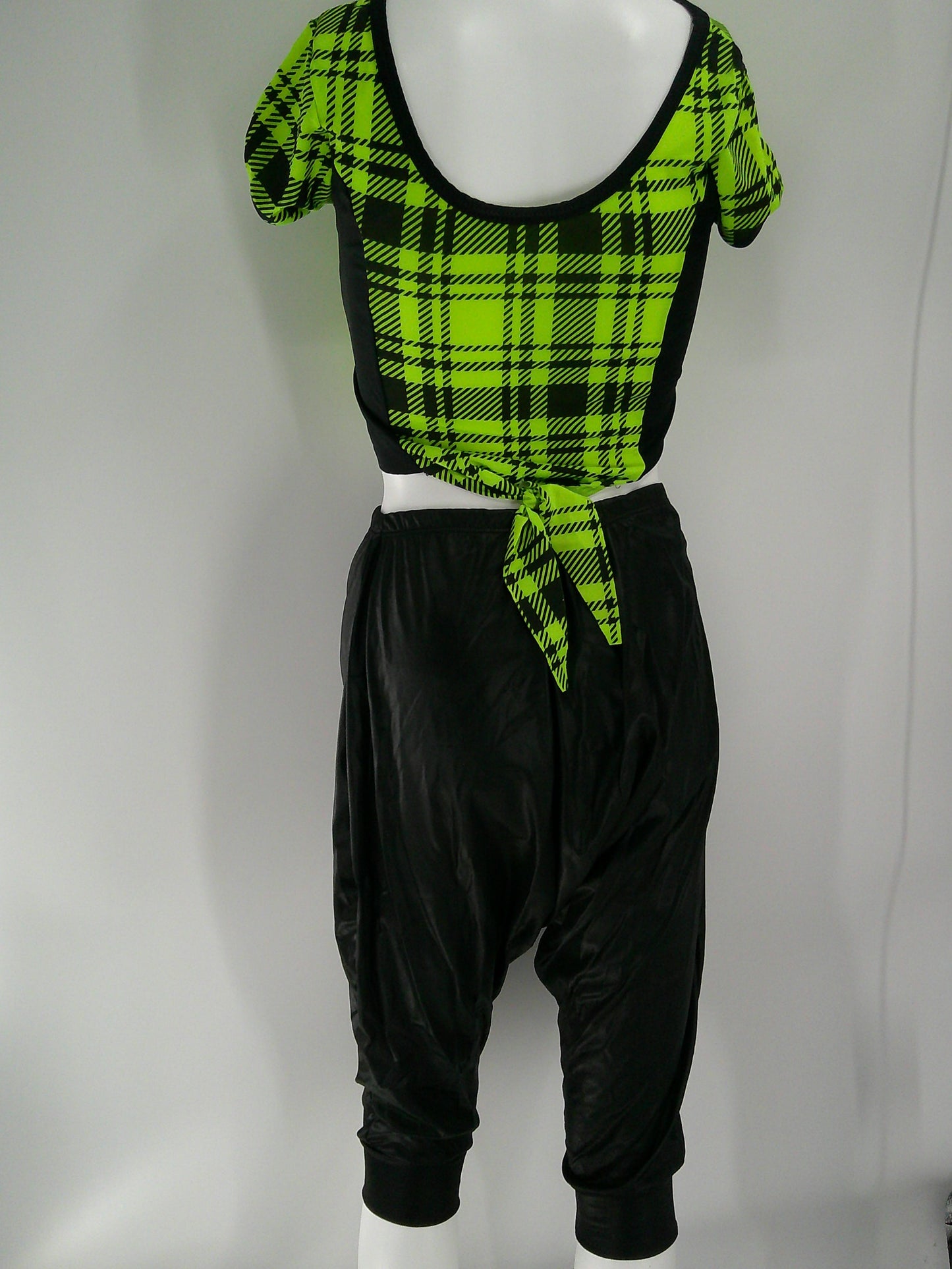 Pre-Owned Costume Curtain Call J4658 Large Child Green 2 pc Hip Hop
