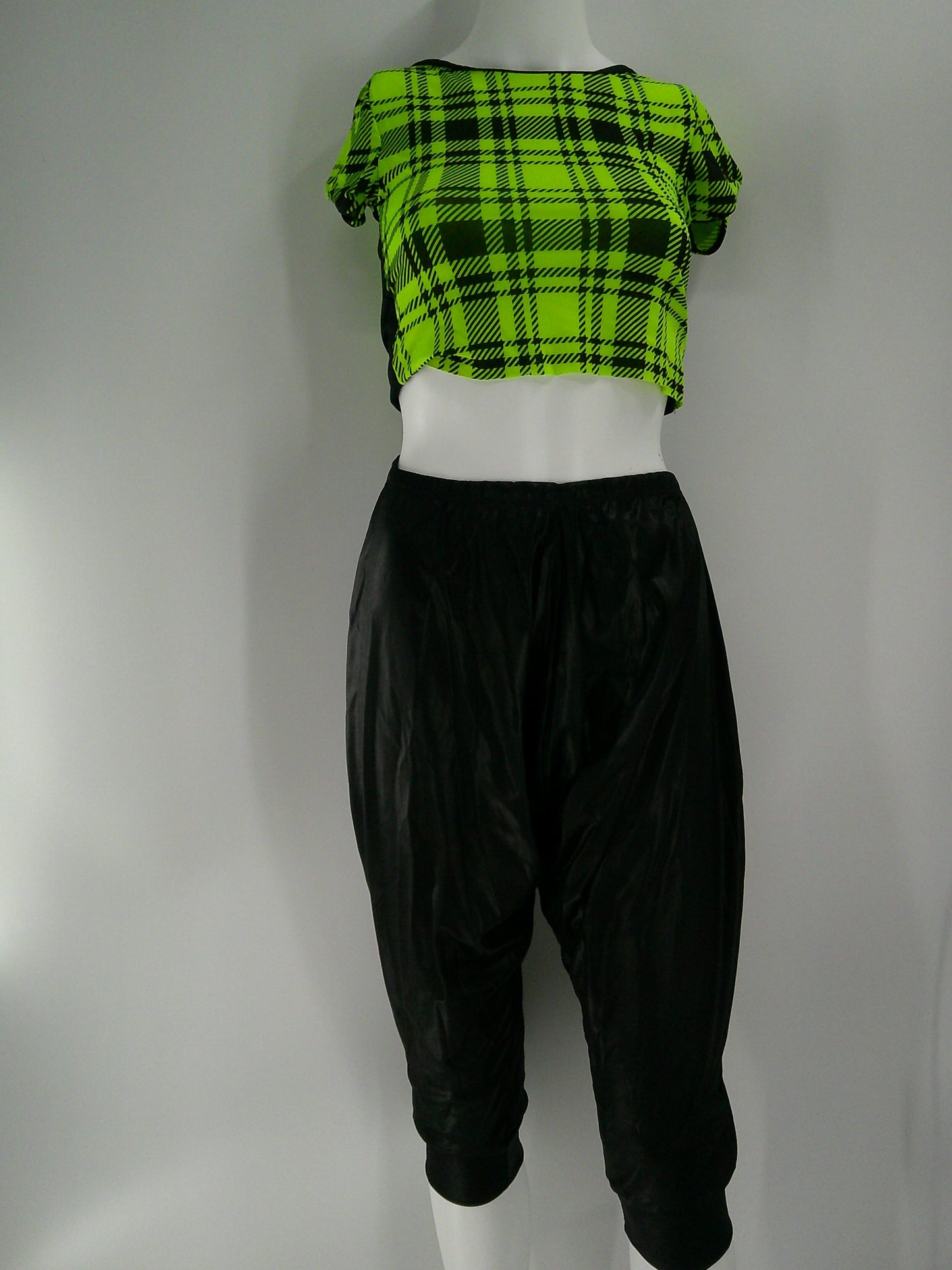 Pre-Owned Costume Curtain Call J4658 Large Child Green 2 pc Hip Hop