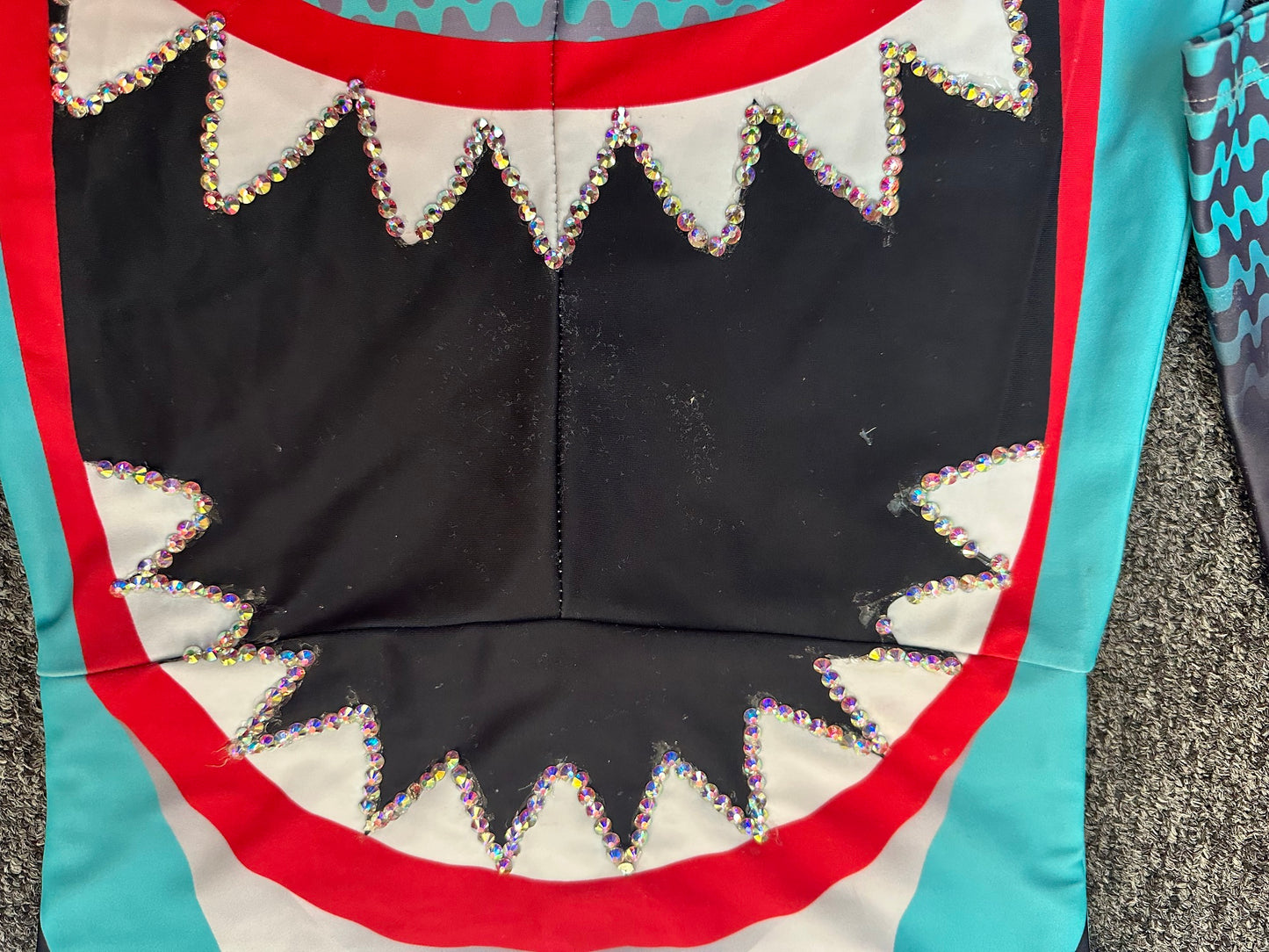 Pre-Owned Costume Biketard Alexandra  MD5041 Large Child Shark  Jazz Acro