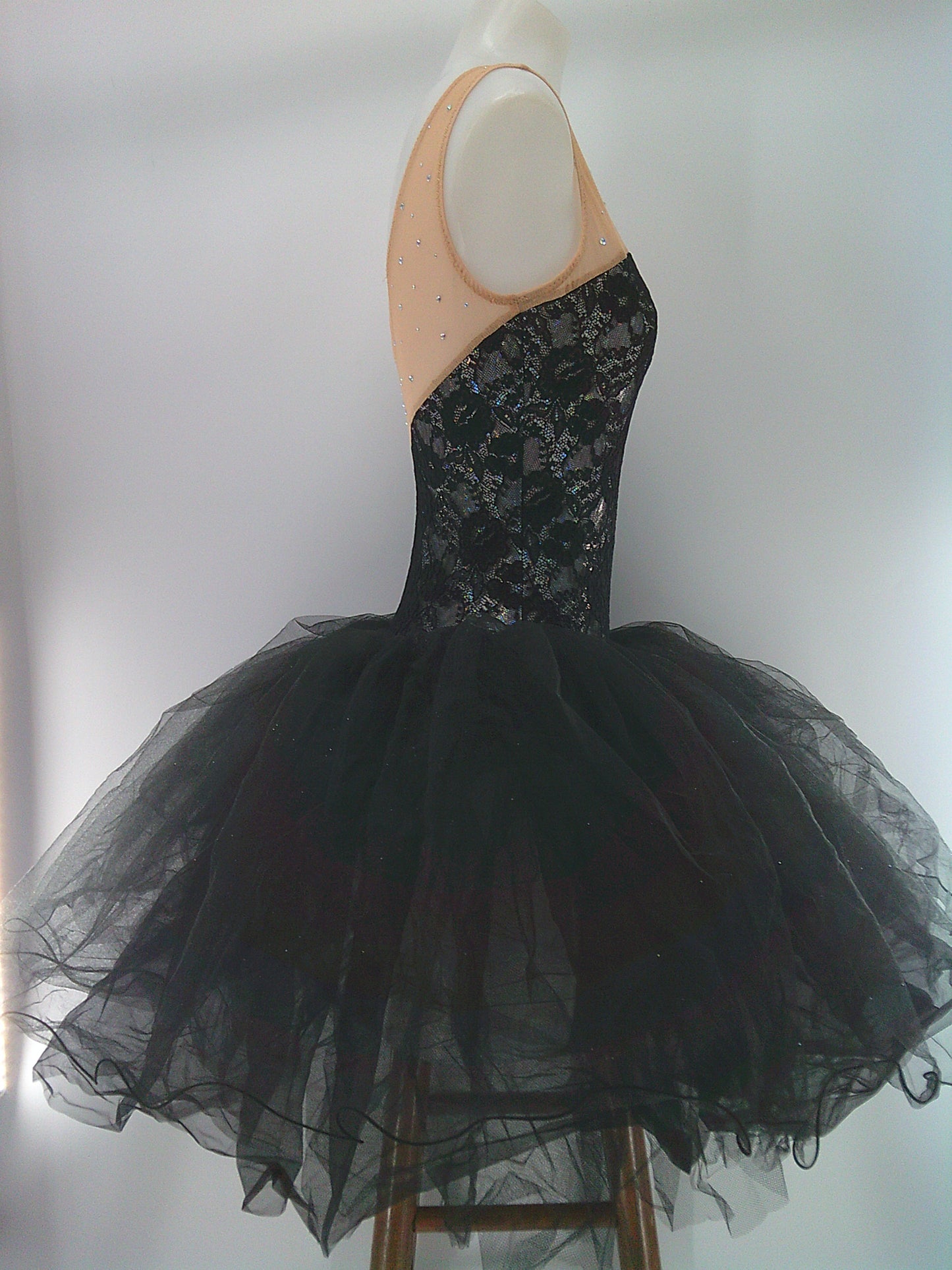 Pre-Owned Costume Curtain Call C240 Medium Adult Black Lace Ballet Rhinestones