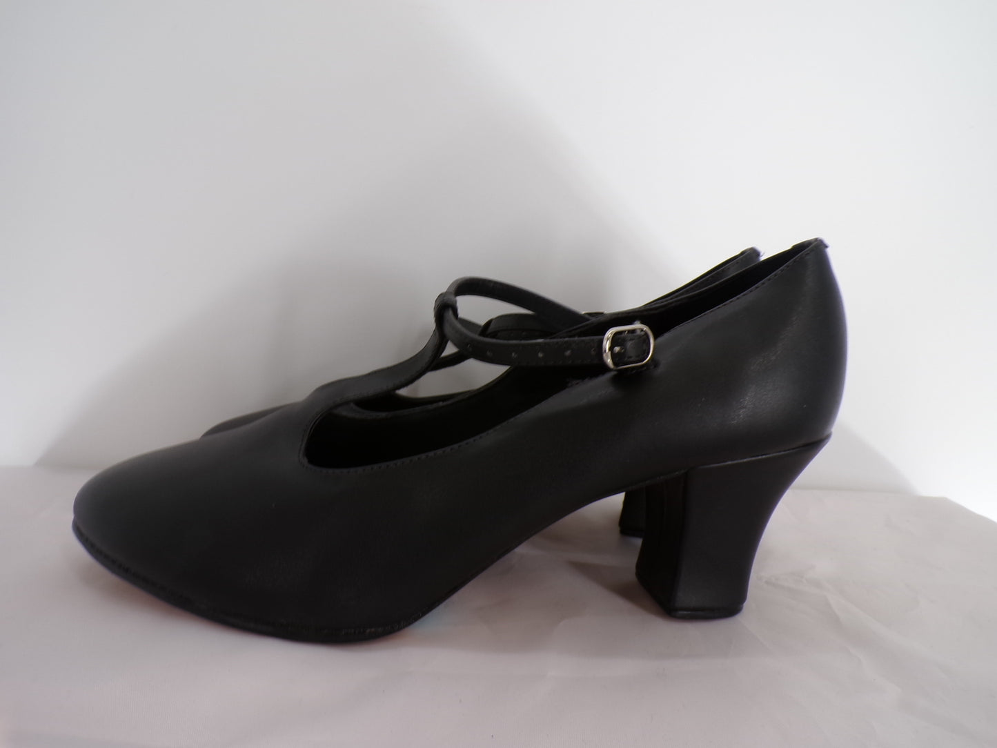Pre-Owned Jazz Musical Shoes So Danca Adult  Character Leather T-Strap