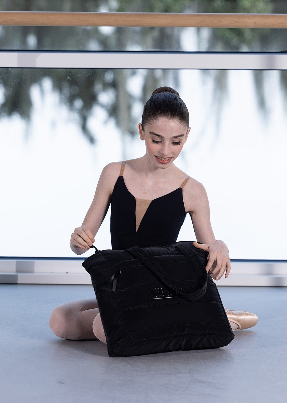 New Medium Tote with Zipper Nikolay Pink or Black