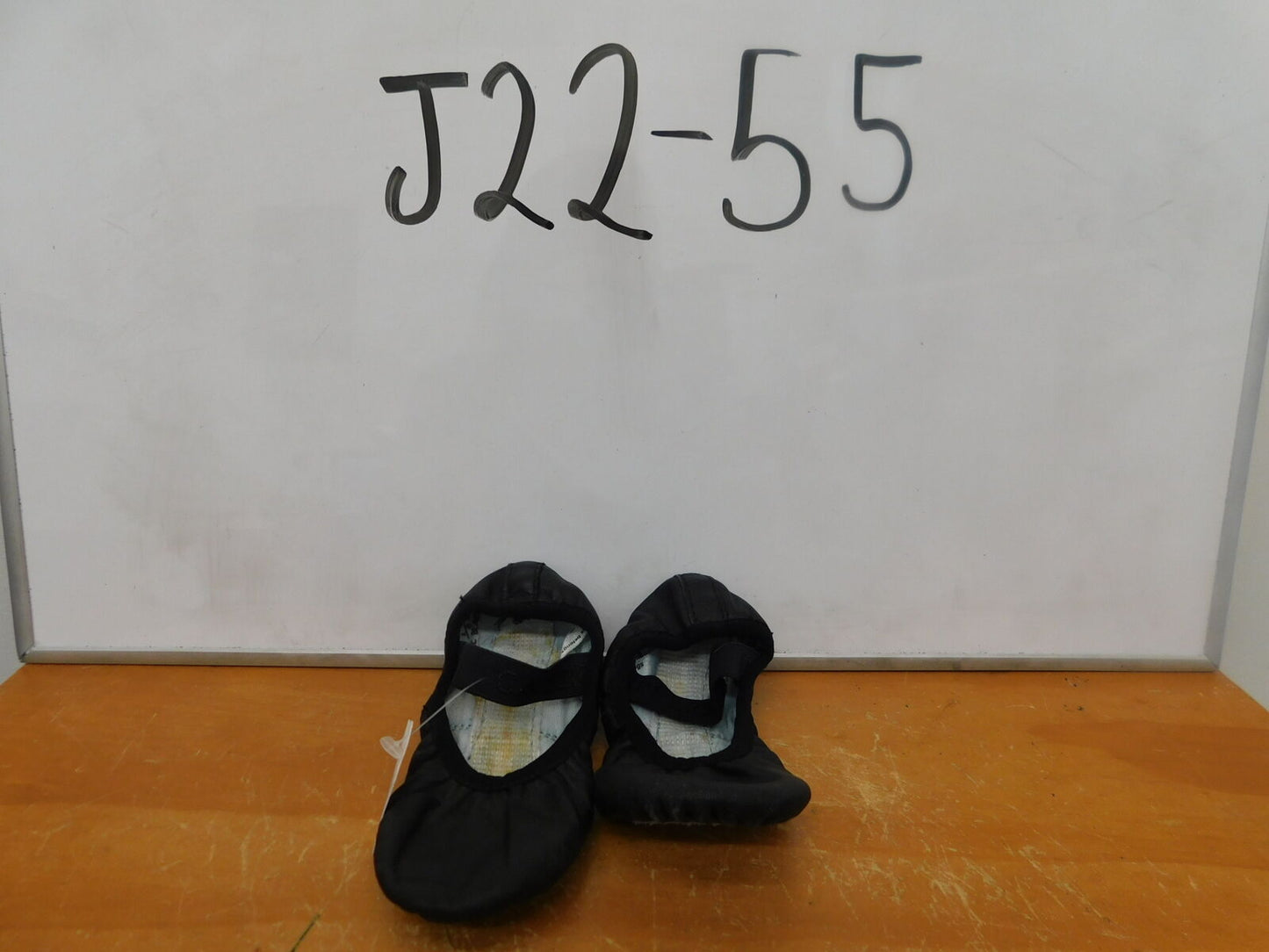 Pre-Owned Ballet Shoes Capezio Toddler 9.5W  Leather  Full Sole