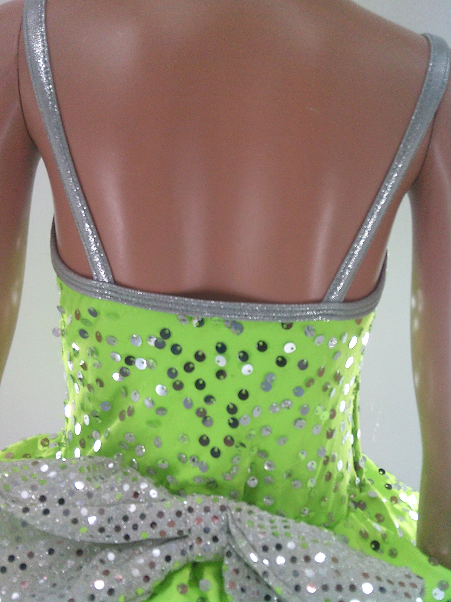 Pre-Owned Costume Costume Gallery  17319 Intermediate Child  Green Dress  Jazz Sequin