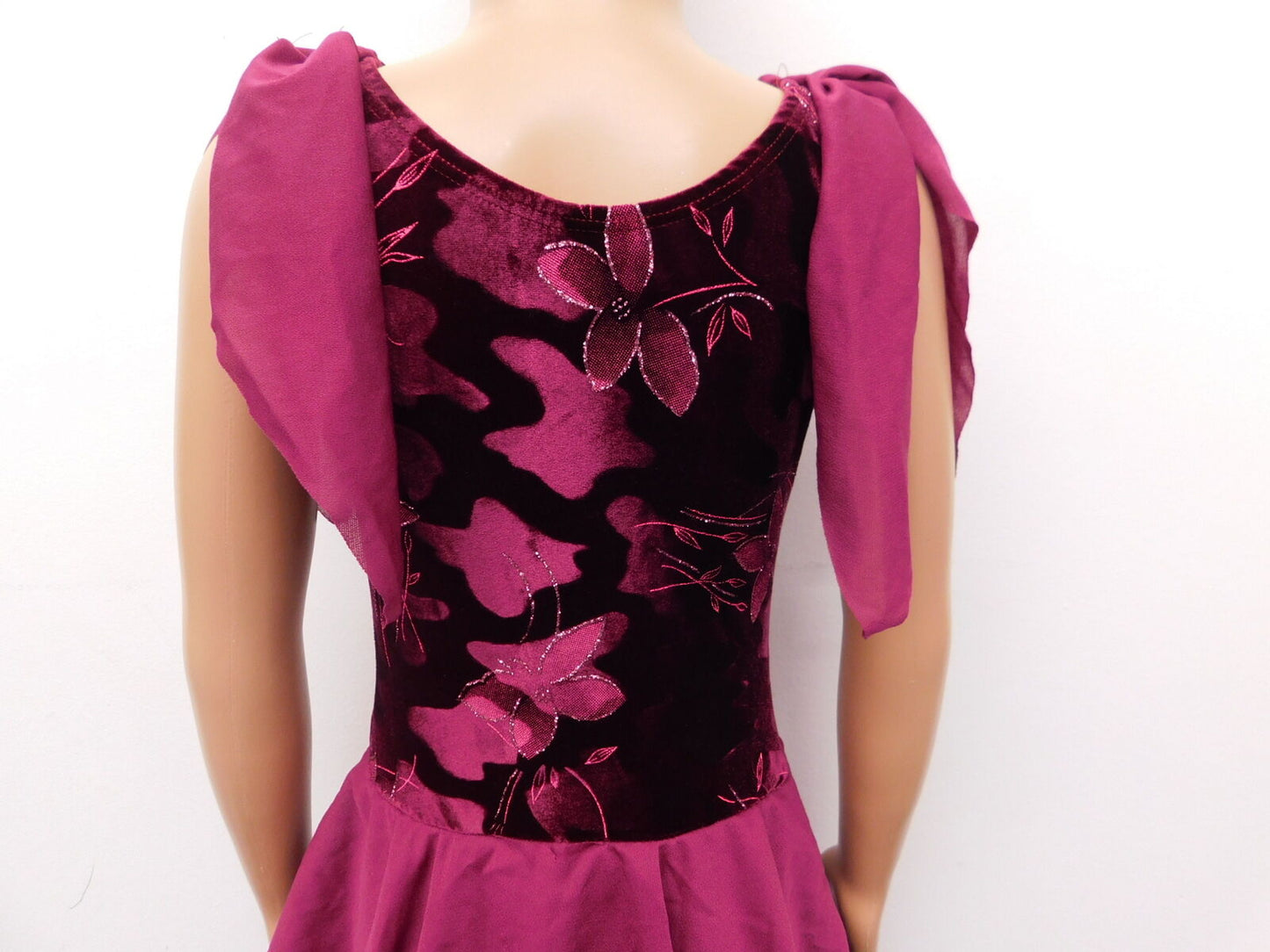 Pre-Owned Costume Dansco   Small Child Burgundy  Contemporary