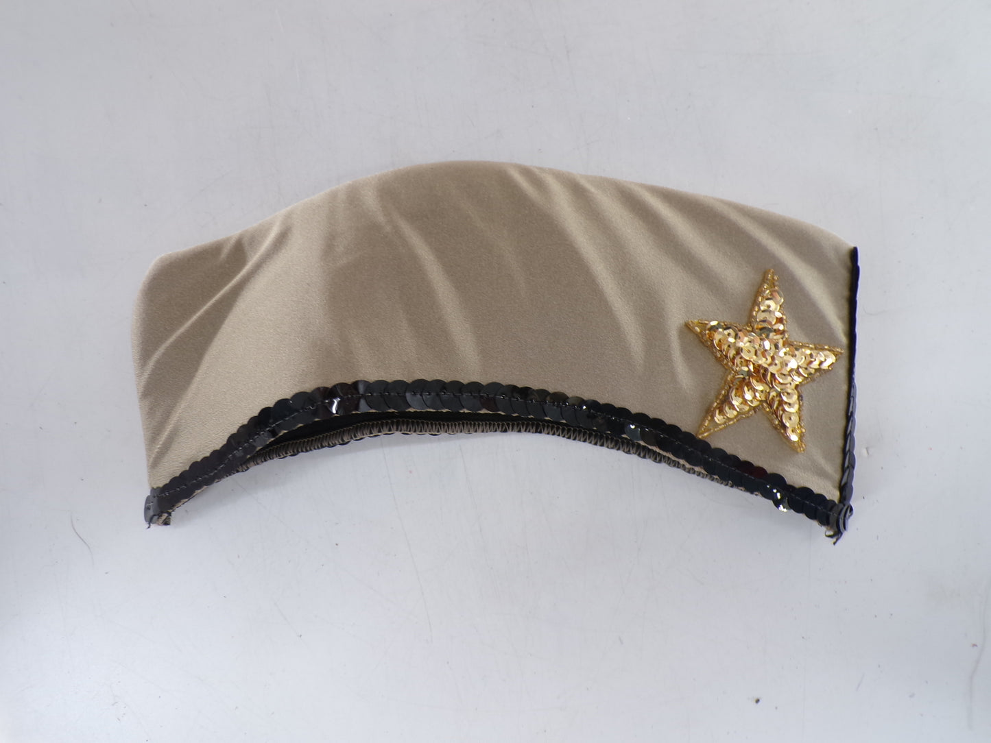 Pre-Owned Costume Weissman  540A Medium Adult Gold  Jazz Sequin Bugle Boy