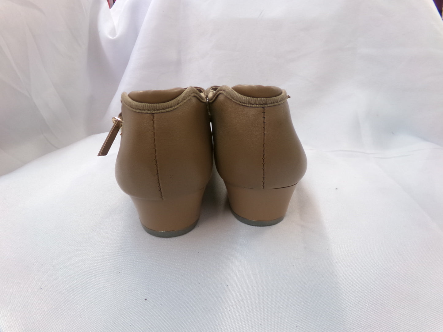 Pre-Owned Tap Shoes Danshuz Womens 9M Tan Mary Jane Buckle