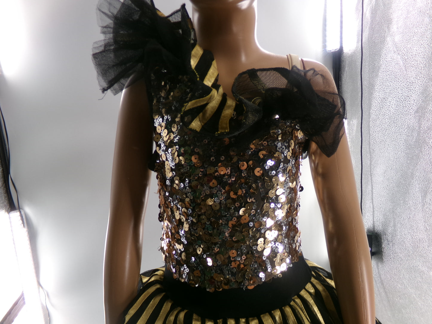 Pre-Owned Costume Intermediate Child Gold Weissman 8557 Tap Jazz Musical Theater Sequin Tutu One Shoulder