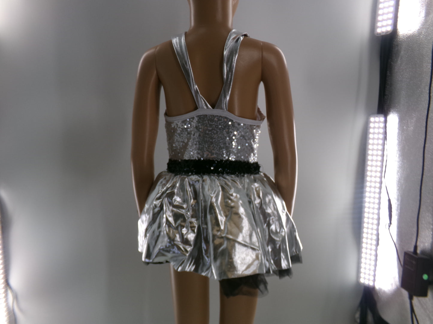 Pre-Owned Costume Small Child Silver iEFiEL Jazz Tap Musical Theater Metallic Dress Sequin