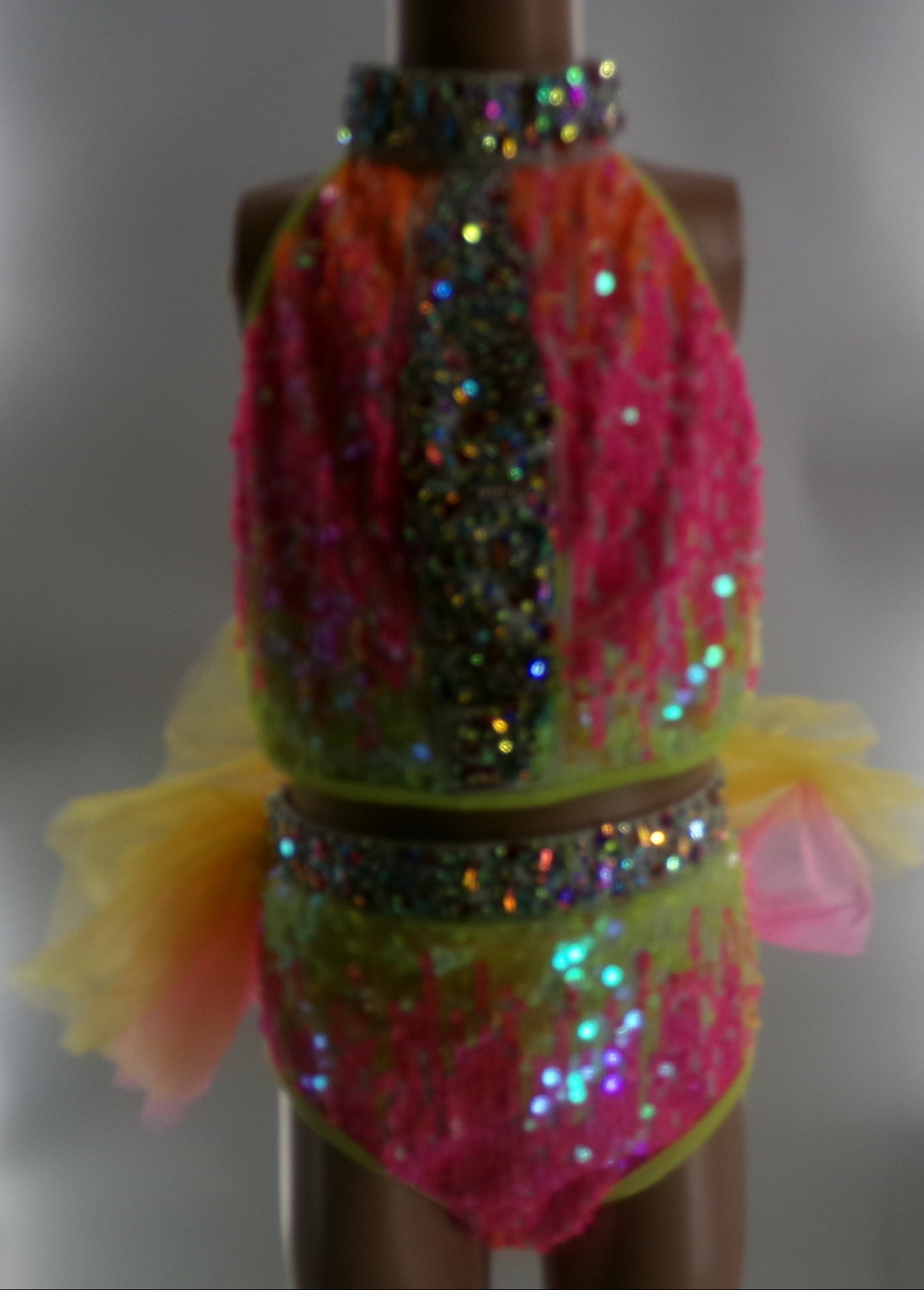 Pre-Owned Costume XL Child Yellow Glamour Jazz Character Musical Theater Neon Sequin Tutu