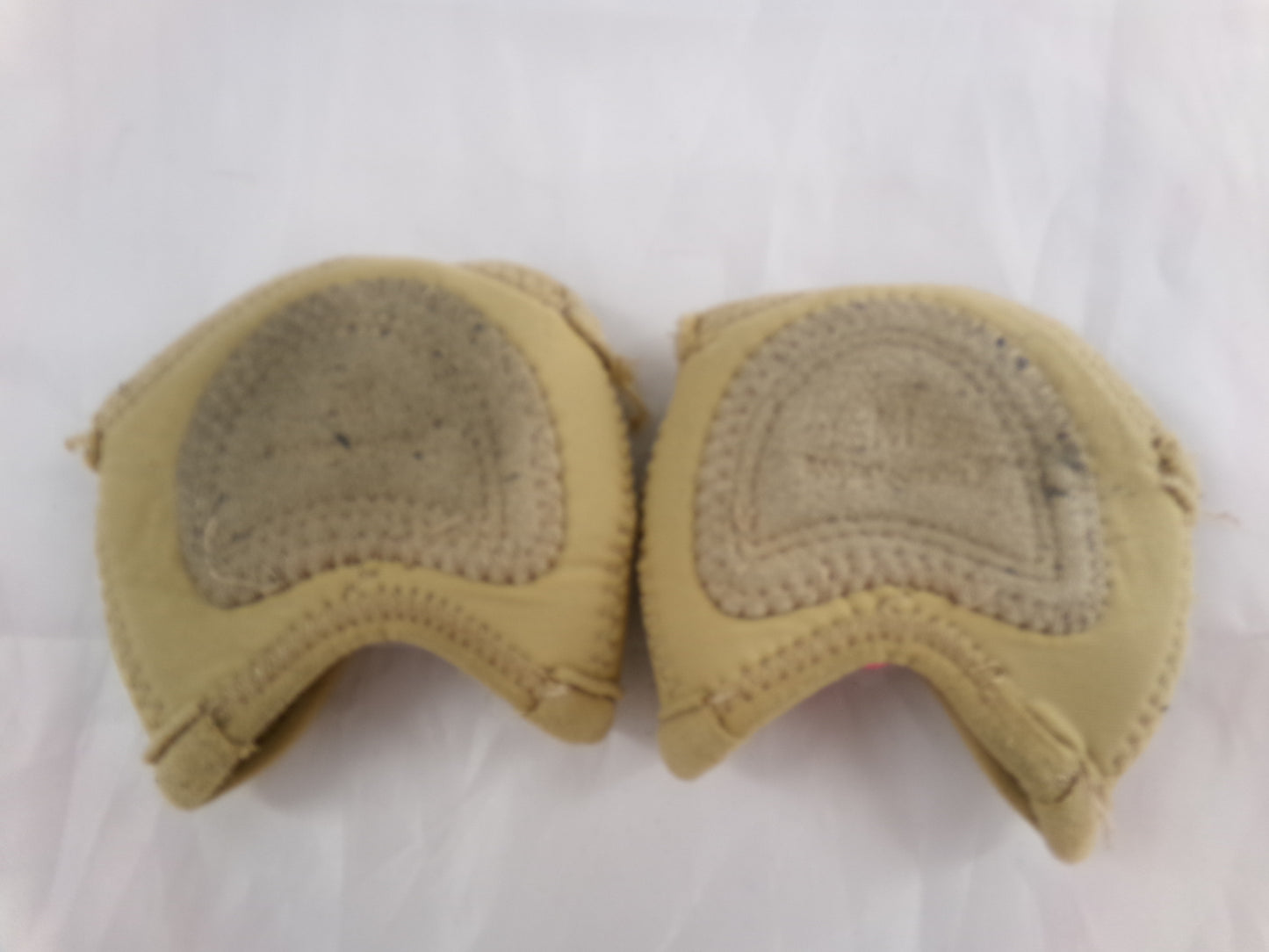 Pre-Owned Foot Undeez Danz N Motion Neoprene Tan Medium Contemporary