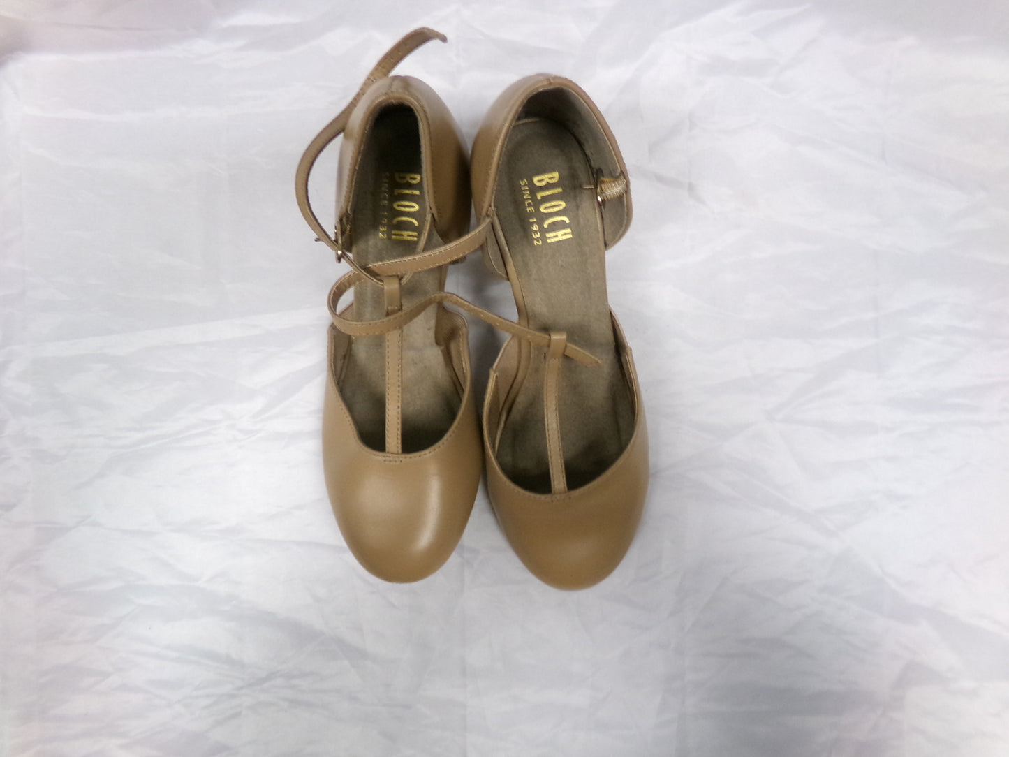 Pre-Owned Character Shoes Bloch Flex Tan 8M Character Heel 2.5 Inch Heel