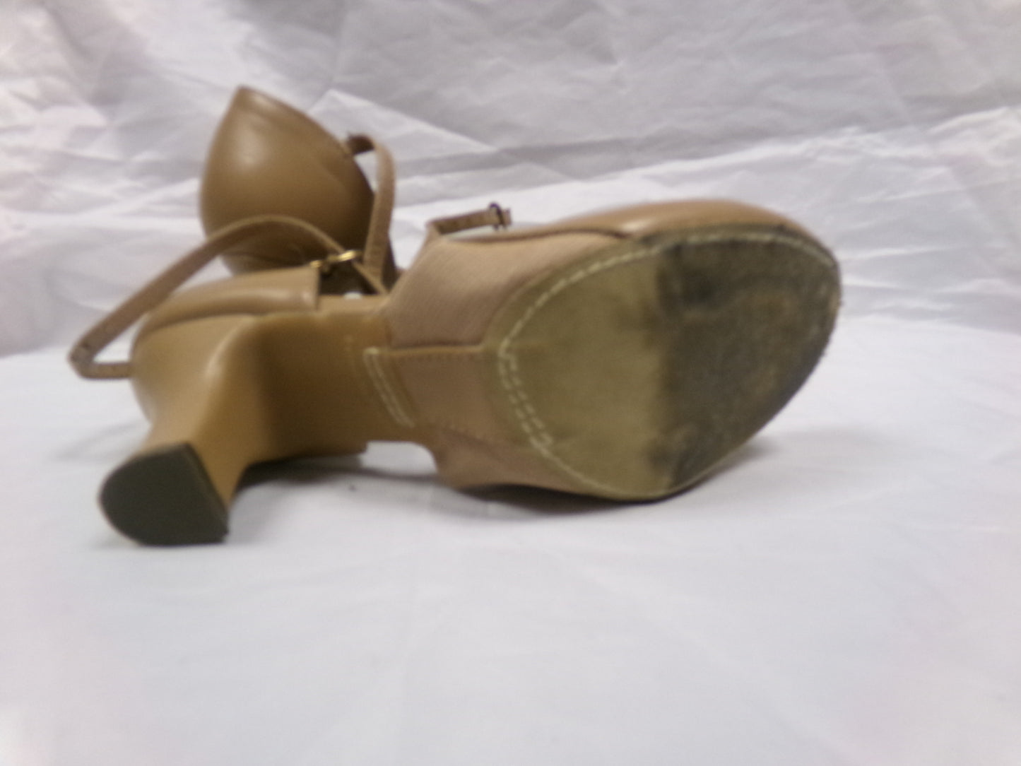 Pre-Owned Character Shoes Bloch Flex Tan 8M Character Heel 2.5 Inch Heel