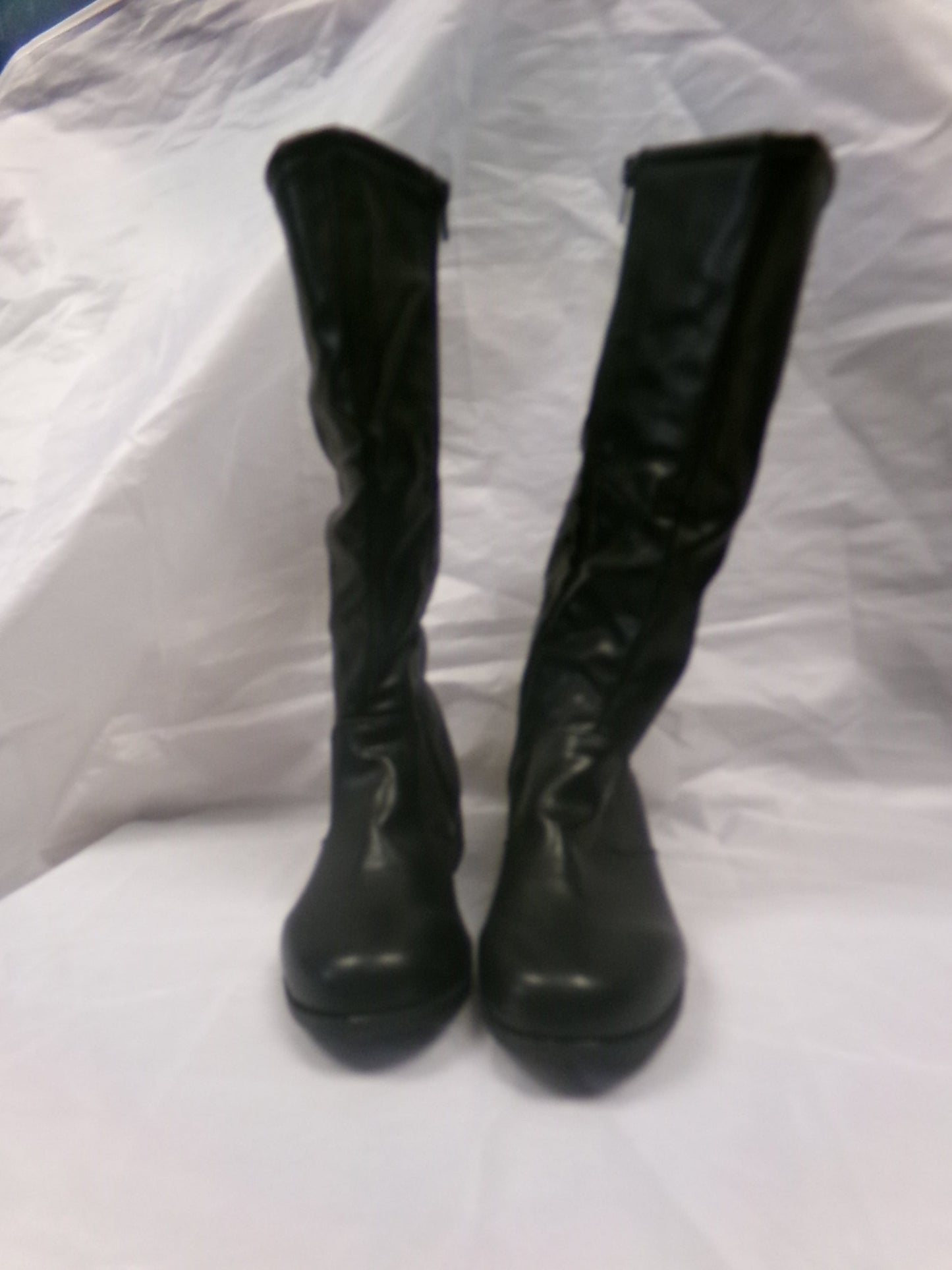 Pre-Owned Parade Shoes Gotham Black 7.5M Knee High Zip Up Rubber Soles