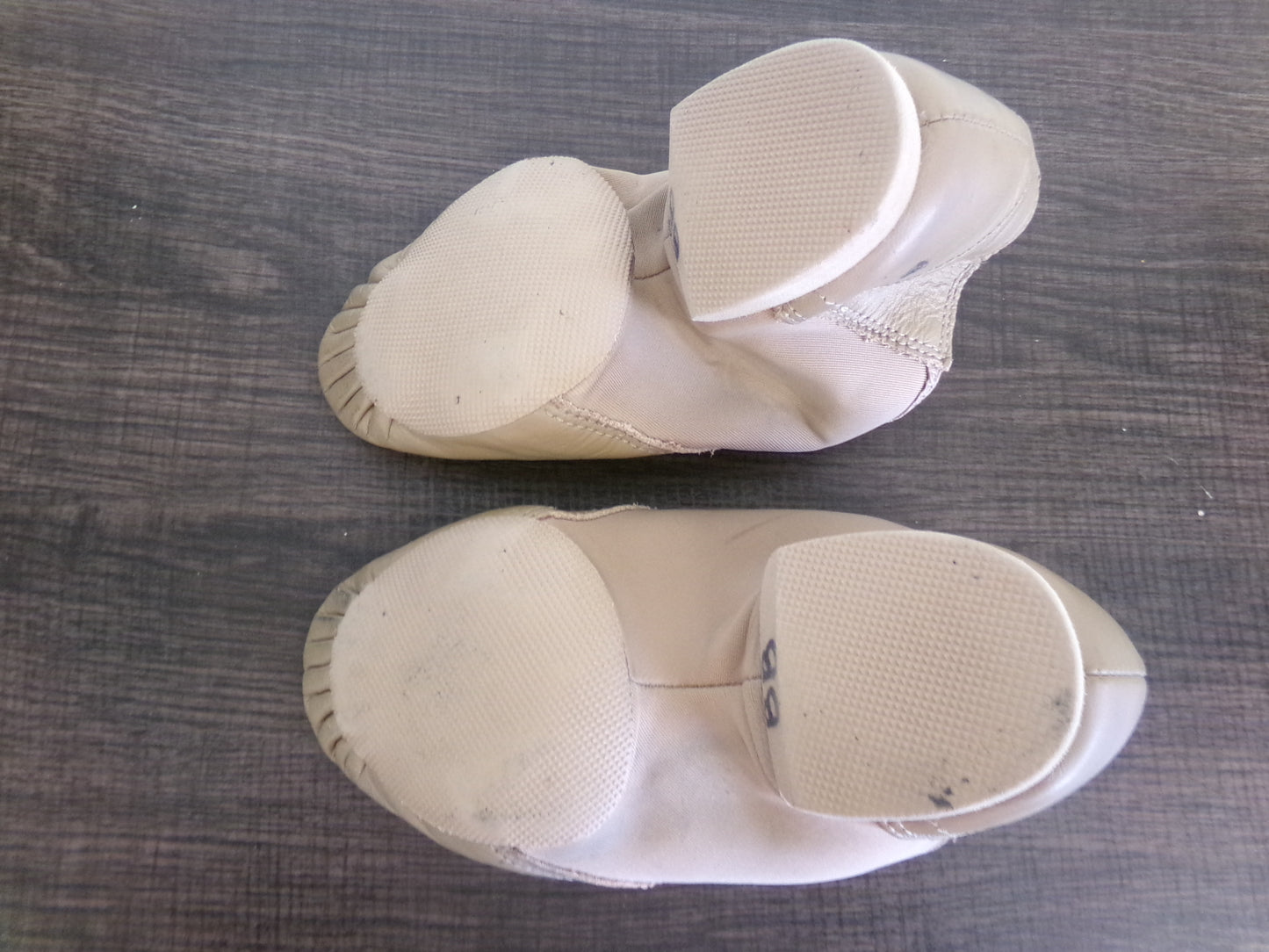 Pre-Owned Jazz Shoes Dancing Fair Adult 6M Slip On Leather Split Sole