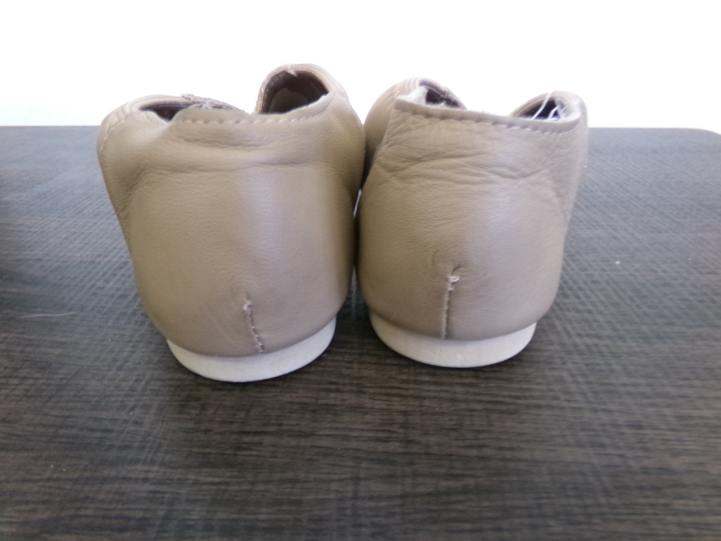 Pre-Owned Jazz Shoes So Danca 6.5M JZ43 Tan Adult Pull On Leather Split Sole