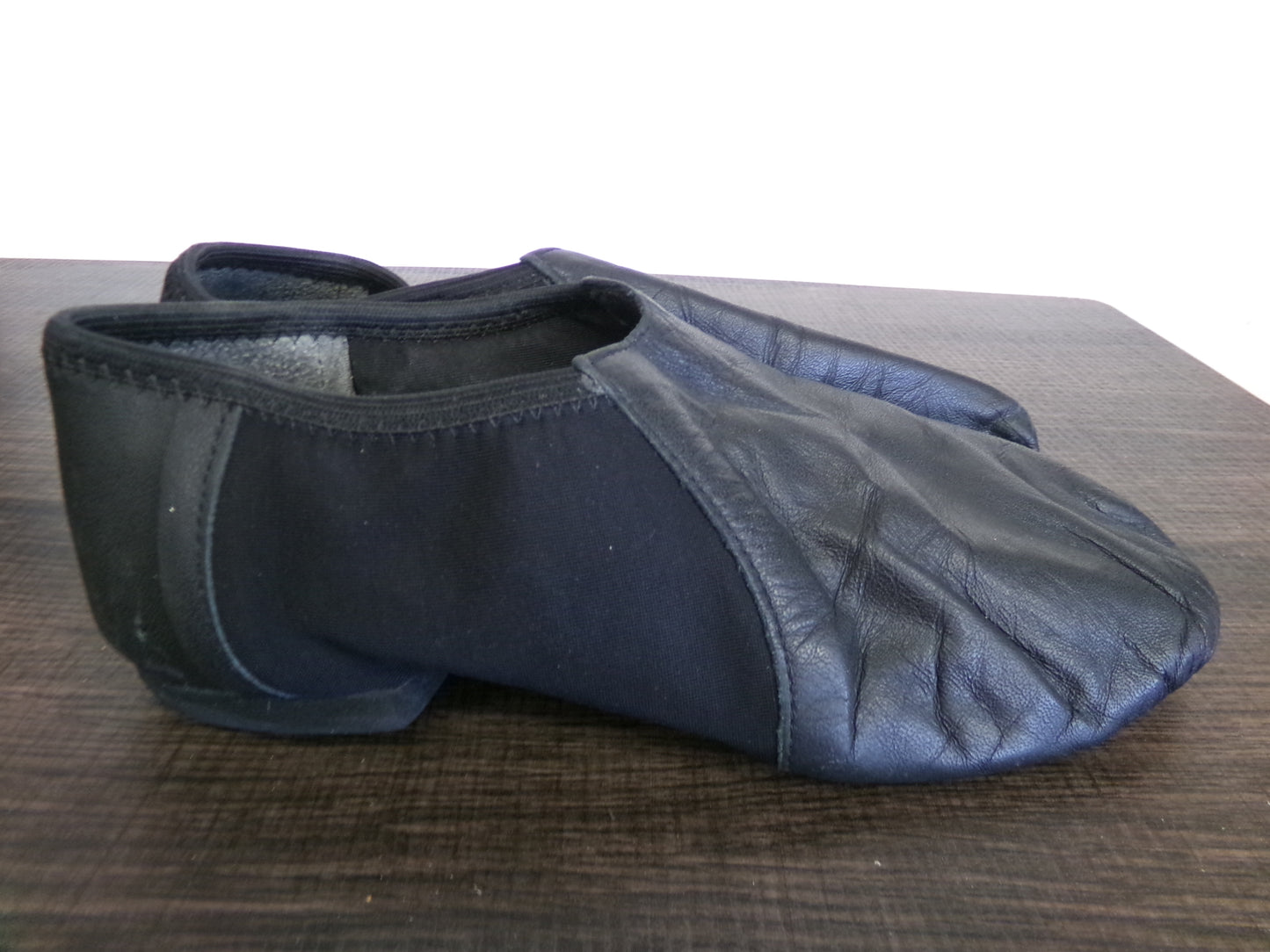 Pre-Owned Jazz Shoes DanzNMotion Adult 8M Leather Pull On Split Sole