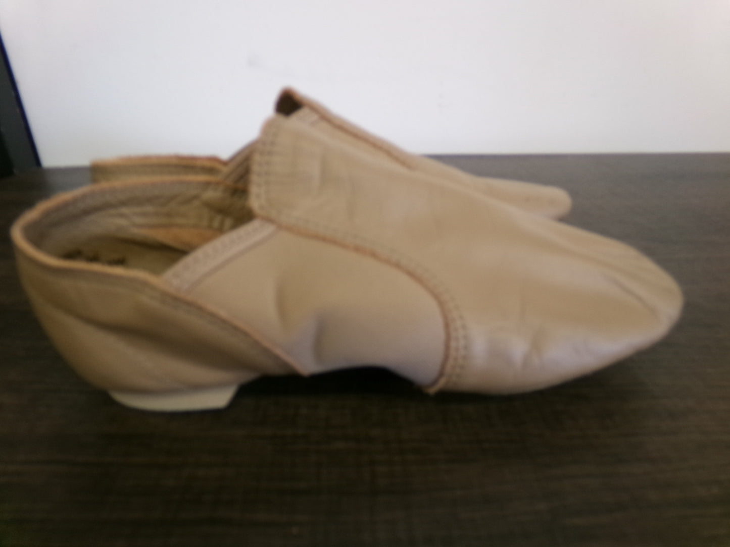 Pre-Owned Jazz Shoes Capezio EJ2 Child 4.5W Tan Leather Split Sole