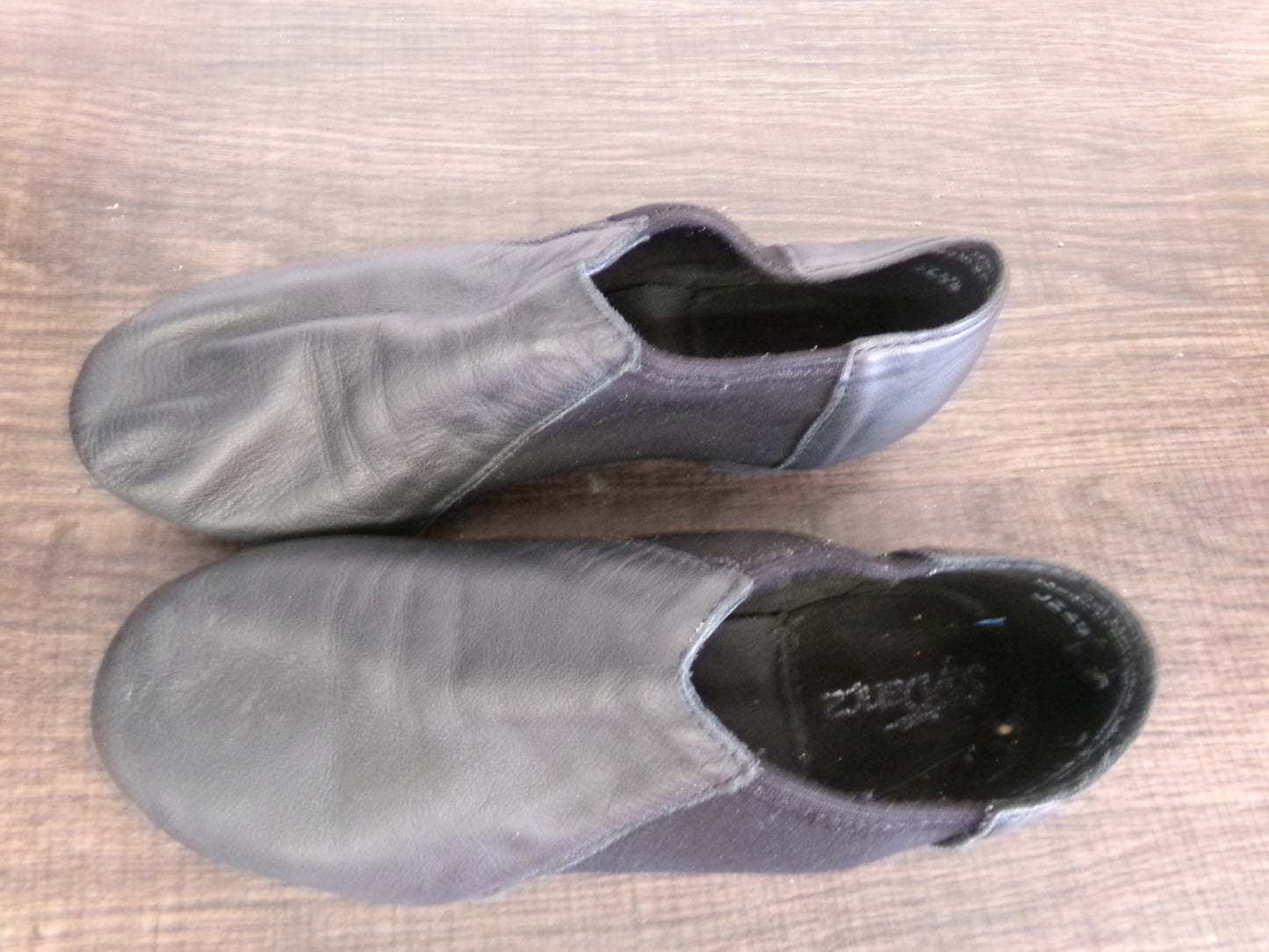 Pre-Owned Jazz Shoes So Danca 4M JZ43 Black Kids Pull On Leather Split Sole