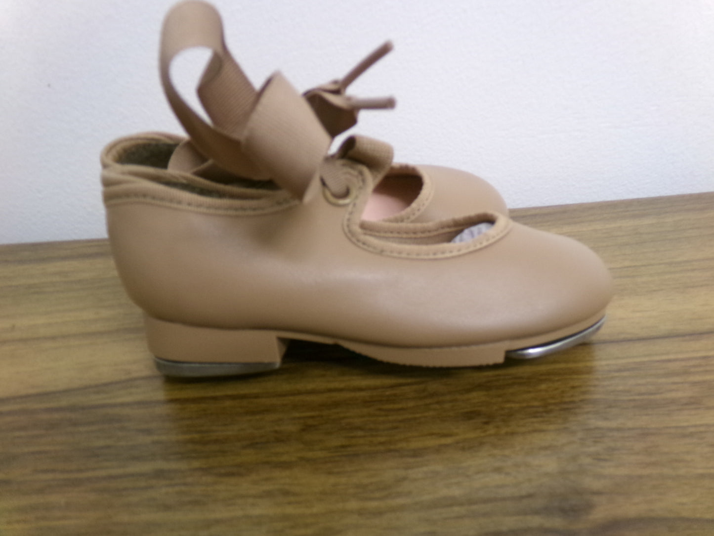New Closeout Tap Shoes Capezio N625C Caramel Size 7 Toddler NO BOX