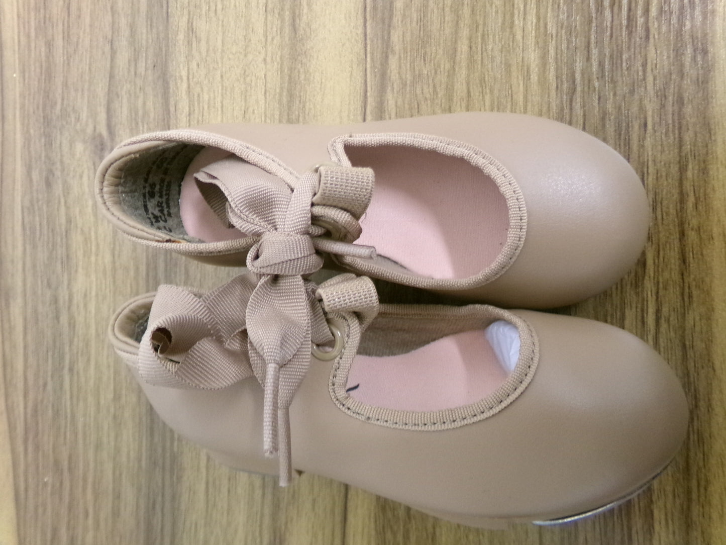 New Closeout Tap Shoes Capezio N625C Caramel Size 7 Toddler NO BOX